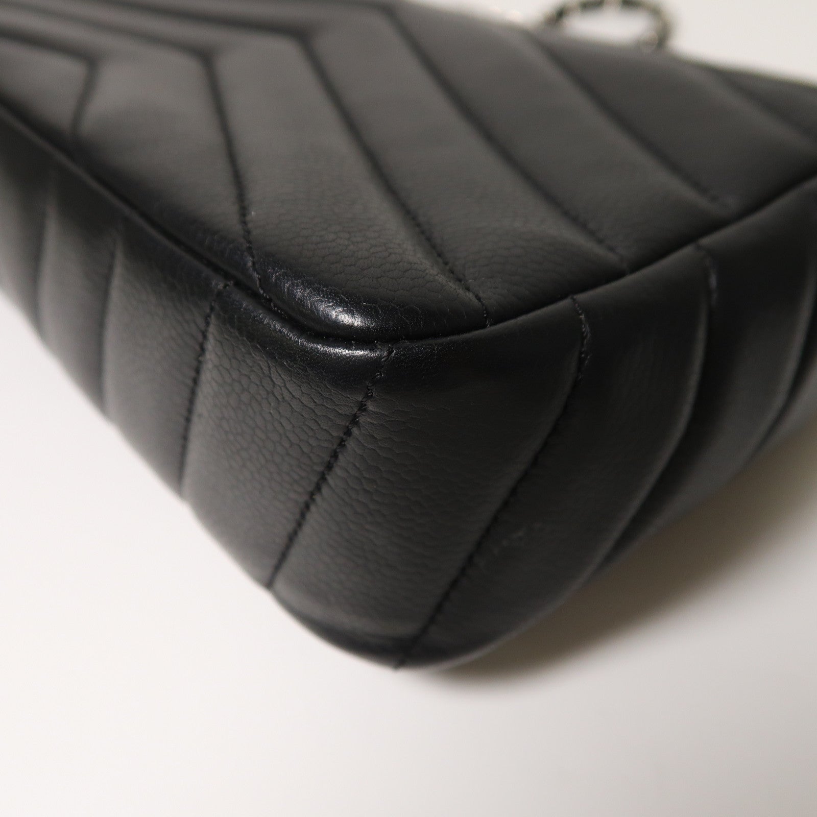 CHANEL 牛皮皮革Shoulder Bag銀扣鏈帶肩背袋黑色