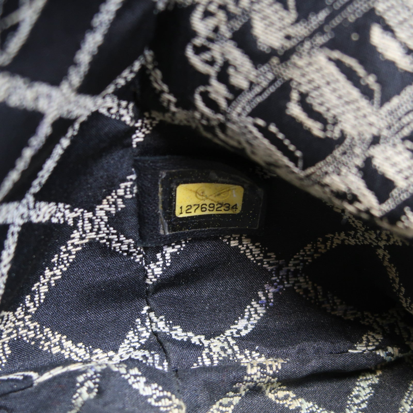 CHANEL 【激減優惠】牛皮皮革Handbag銀扣手挽袋黑色