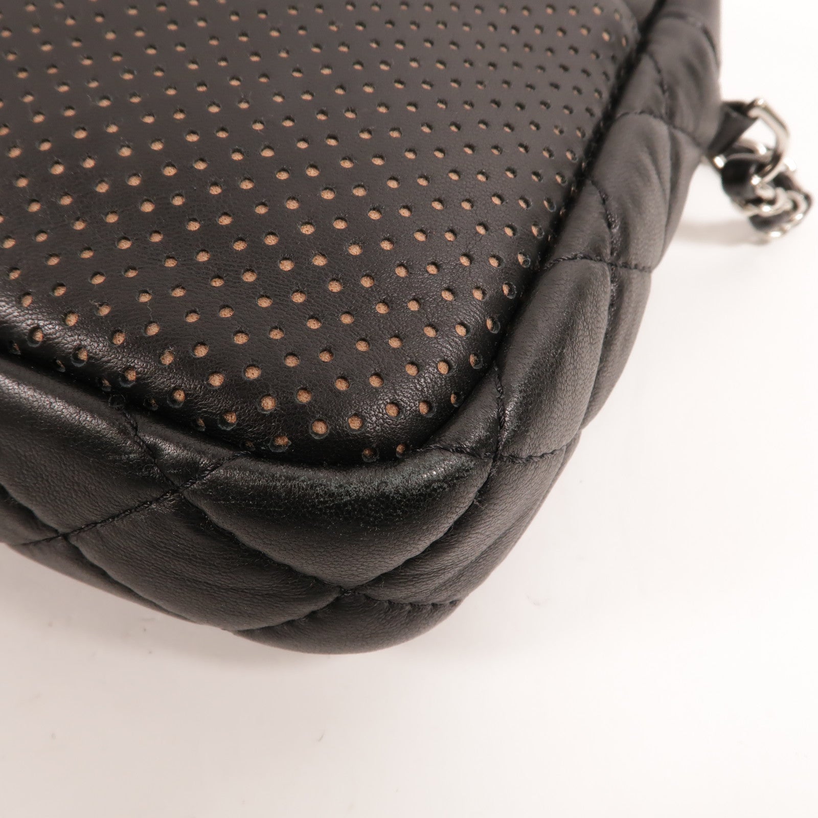 CHANEL 羊皮皮革Perforated Multi Pocket Camera Case肩背袋