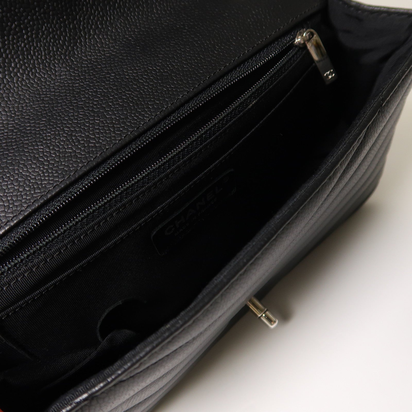 CHANEL 牛皮皮革Shoulder Bag銀扣鏈帶肩背袋黑色