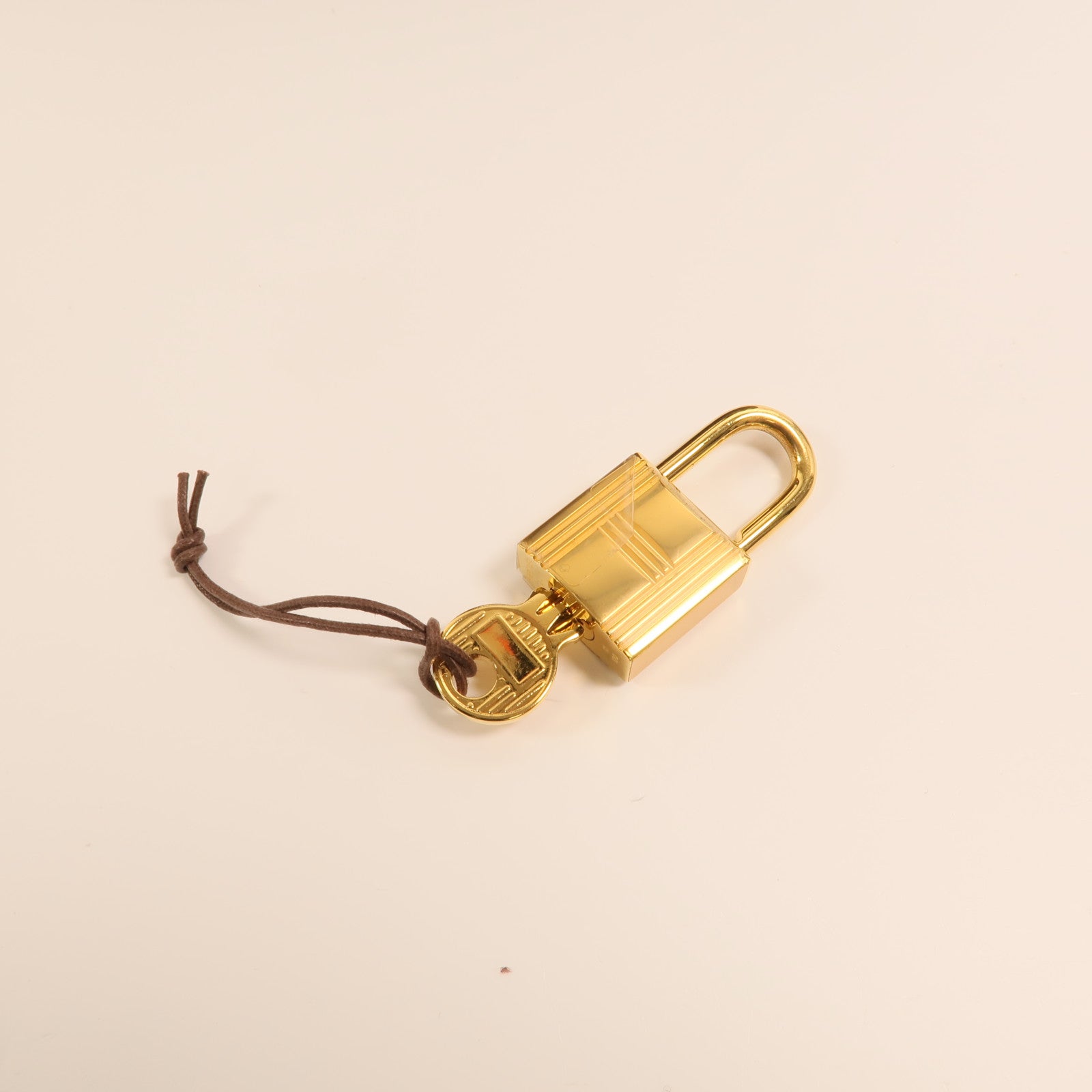 HERMES Clemence皮革Picotin MM金扣手挽袋Rouge Sellier