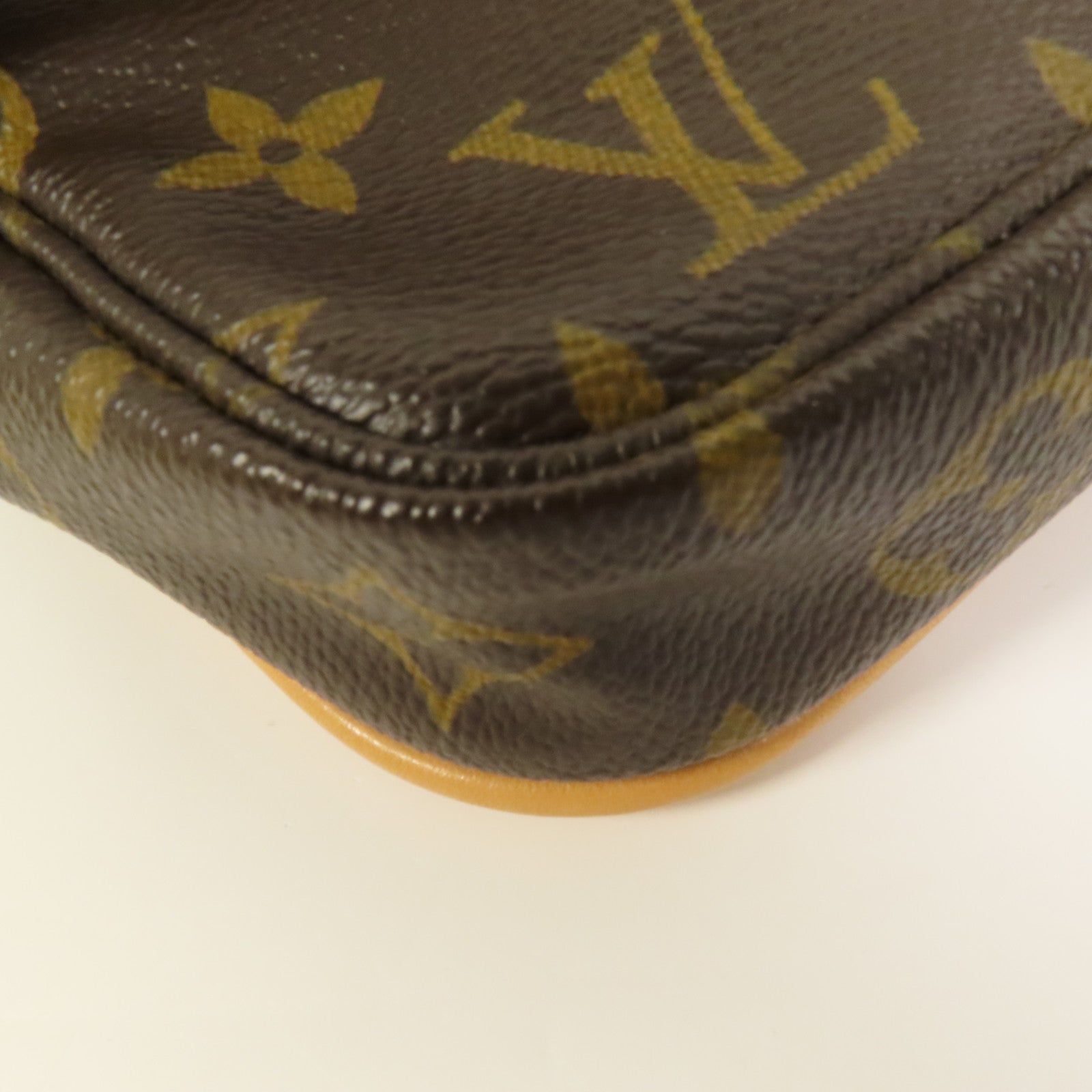 LOUIS VUITTON Monogram Bosphore Waist Bum Bag金扣腰包