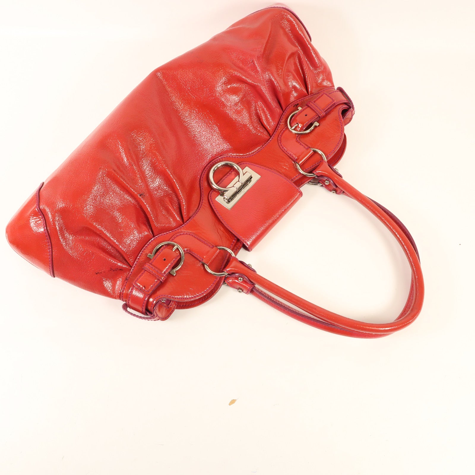 Salvatore Ferragamo 牛皮皮革Shoulder Bag銀扣肩背袋