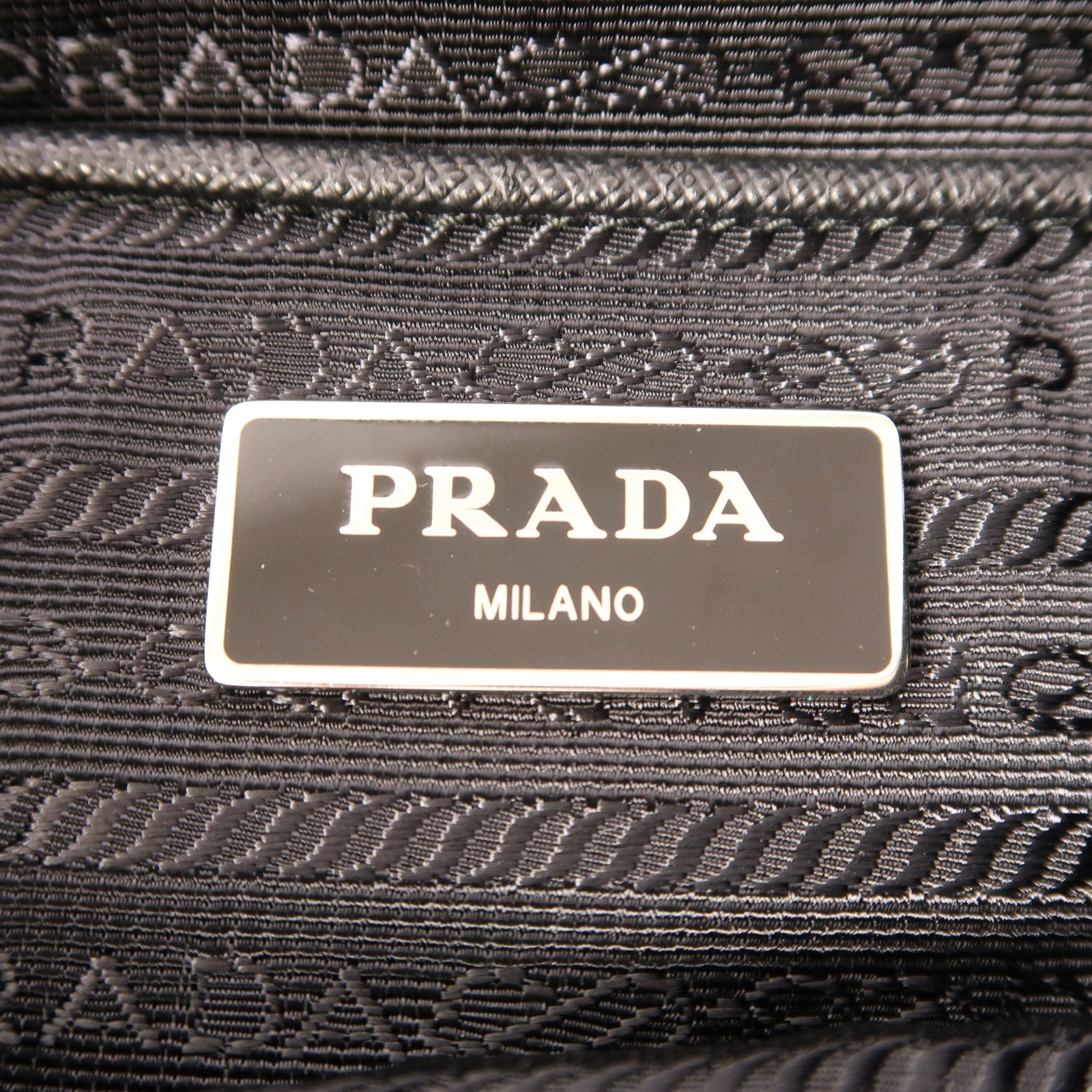 PRADA【激減優惠】 尼龍Backpack銀扣背包