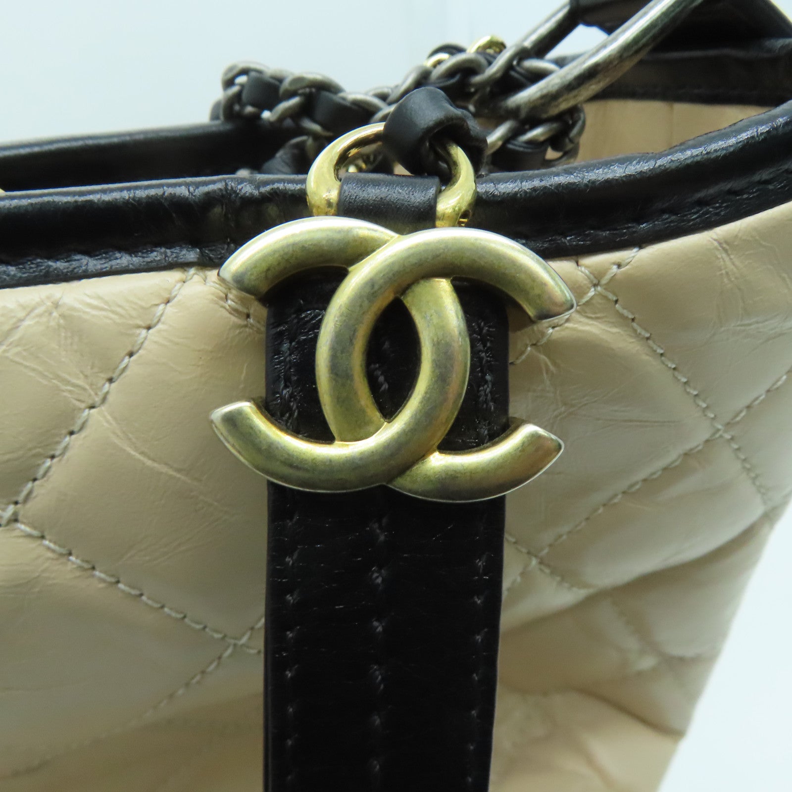 CHANEL 【激減優惠】牛皮皮革Cabrielle Shoulder Bag銀扣肩背袋米色黑色
