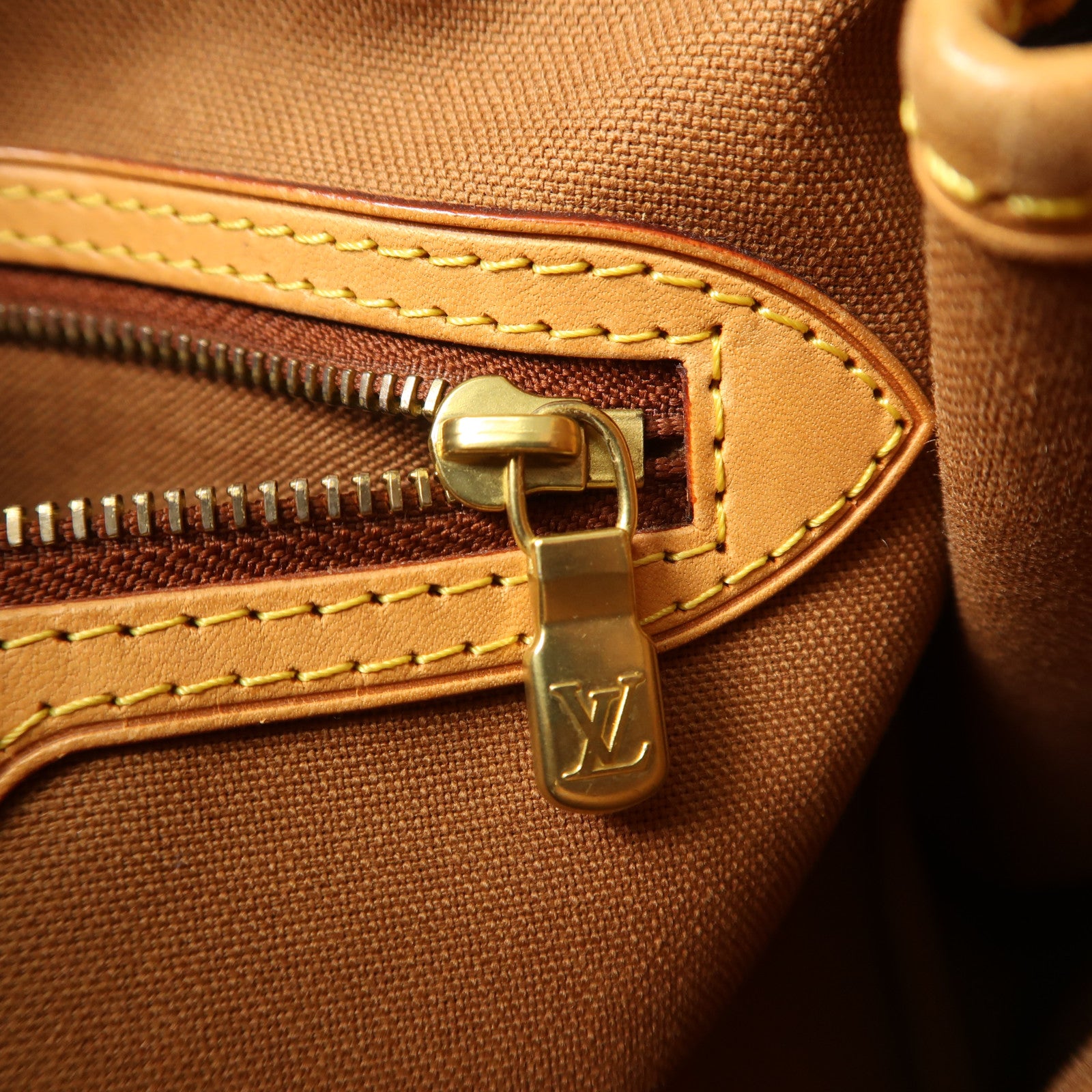LOUIS VUITTON 【激減優惠】Monogram Batignolles金扣肩背袋