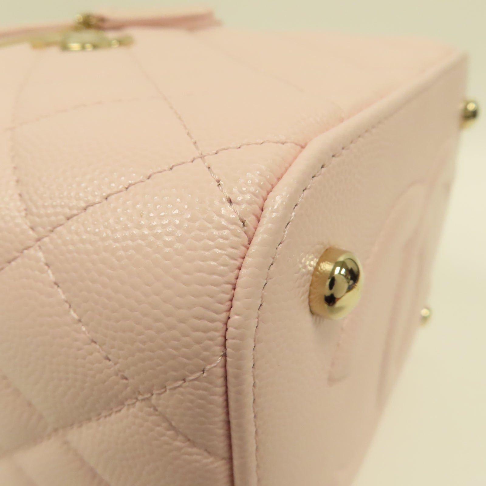CHANEL 菱格Caviar皮革Vanity Case金扣鏈帶手挽肩背兩用袋粉紅色