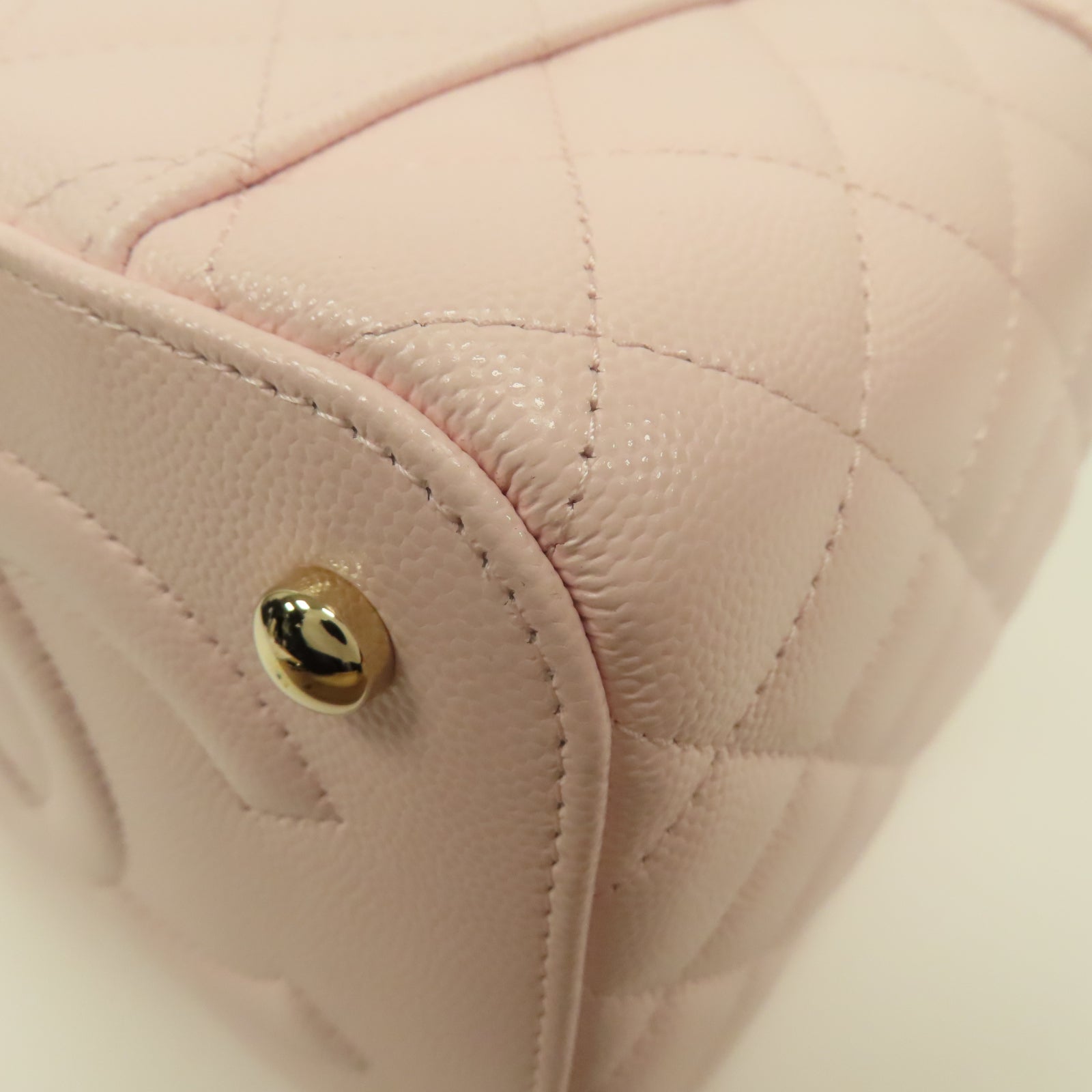 CHANEL 菱格Caviar皮革Vanity Case金扣鏈帶手挽肩背兩用袋粉紅色