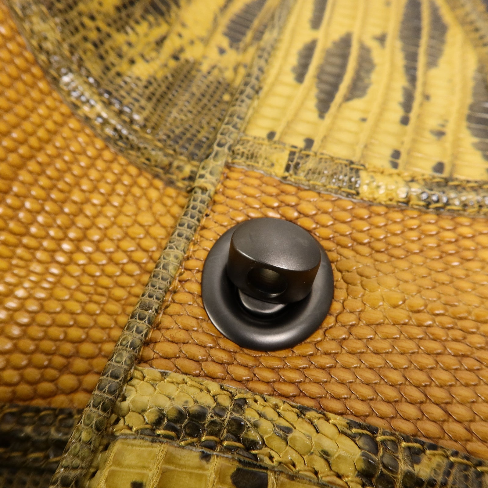 BOTTEGA VENETA 鱷魚/蜥蝪皮革Patchwork Preziso手挽袋