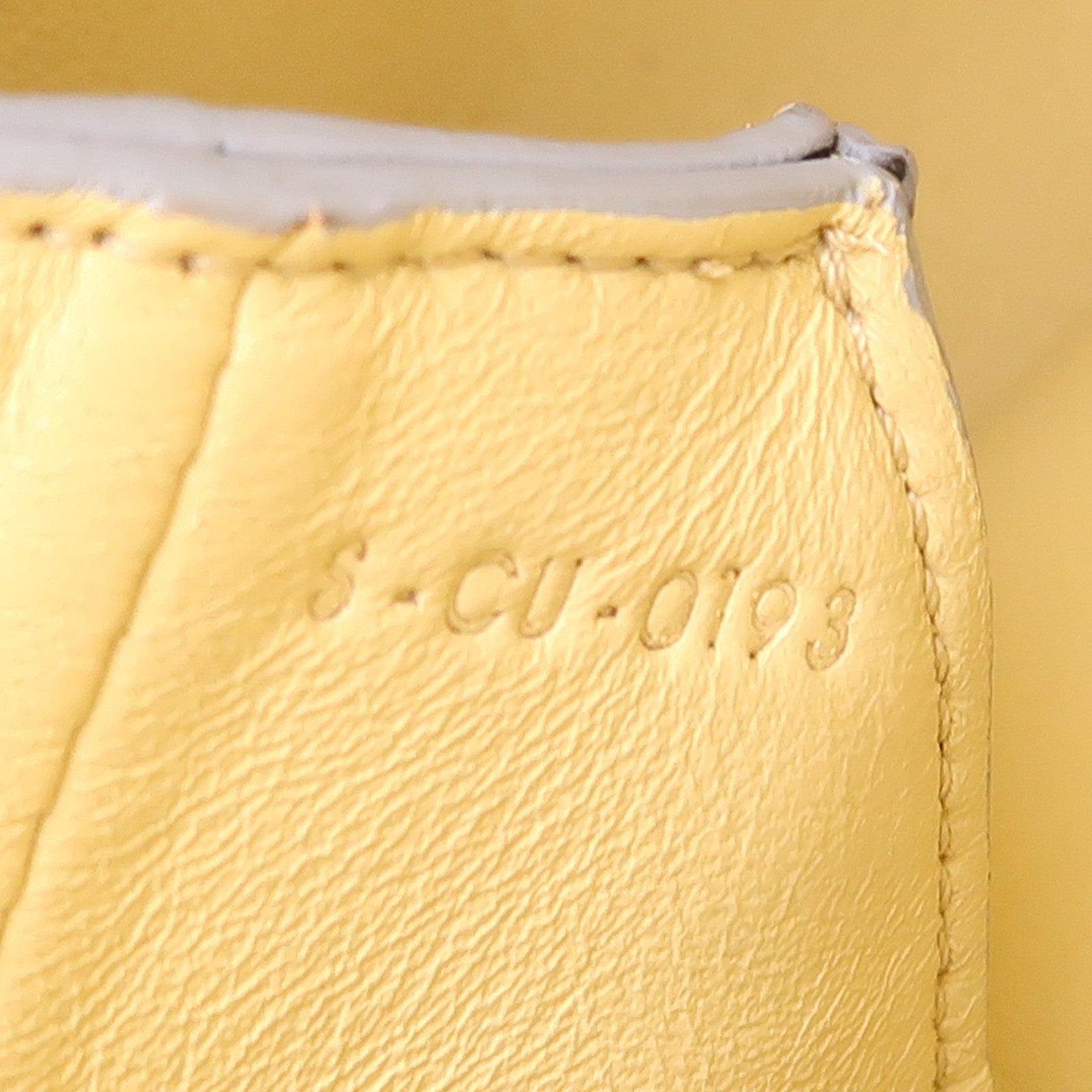 CELINE 【激減優惠】牛皮皮革All Soft銀扣肩背袋