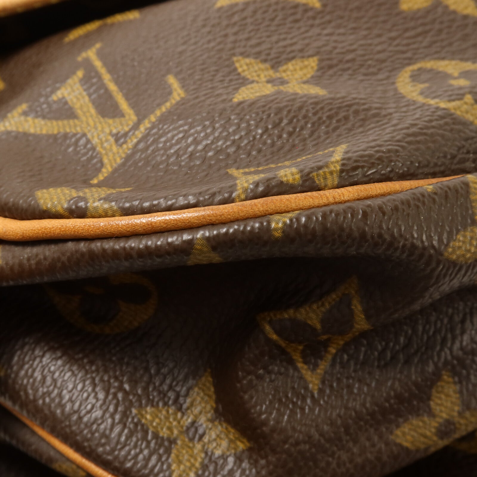 LOUIS VUITTON Monogram Saumur 30肩背袋