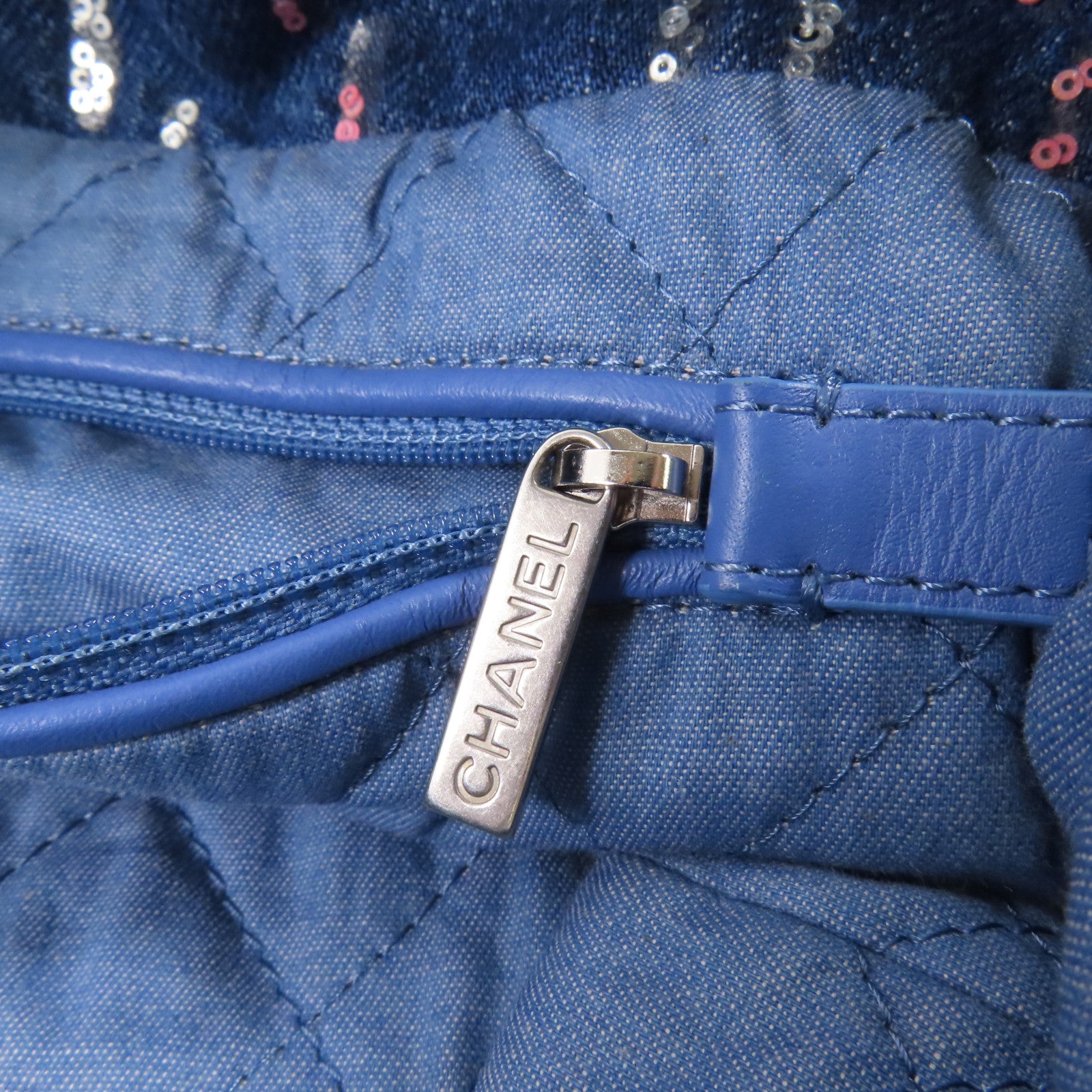 CHANEL 牛仔布/亮片Chanel 22銀扣肩背袋