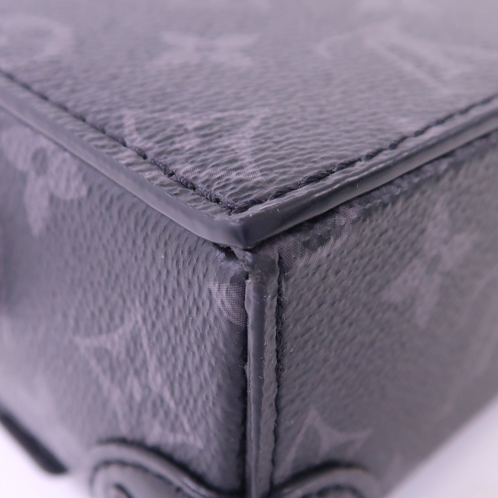 LOUIS VUITTON Monogram Eclipse Steamer Wearable Wallet肩背袋