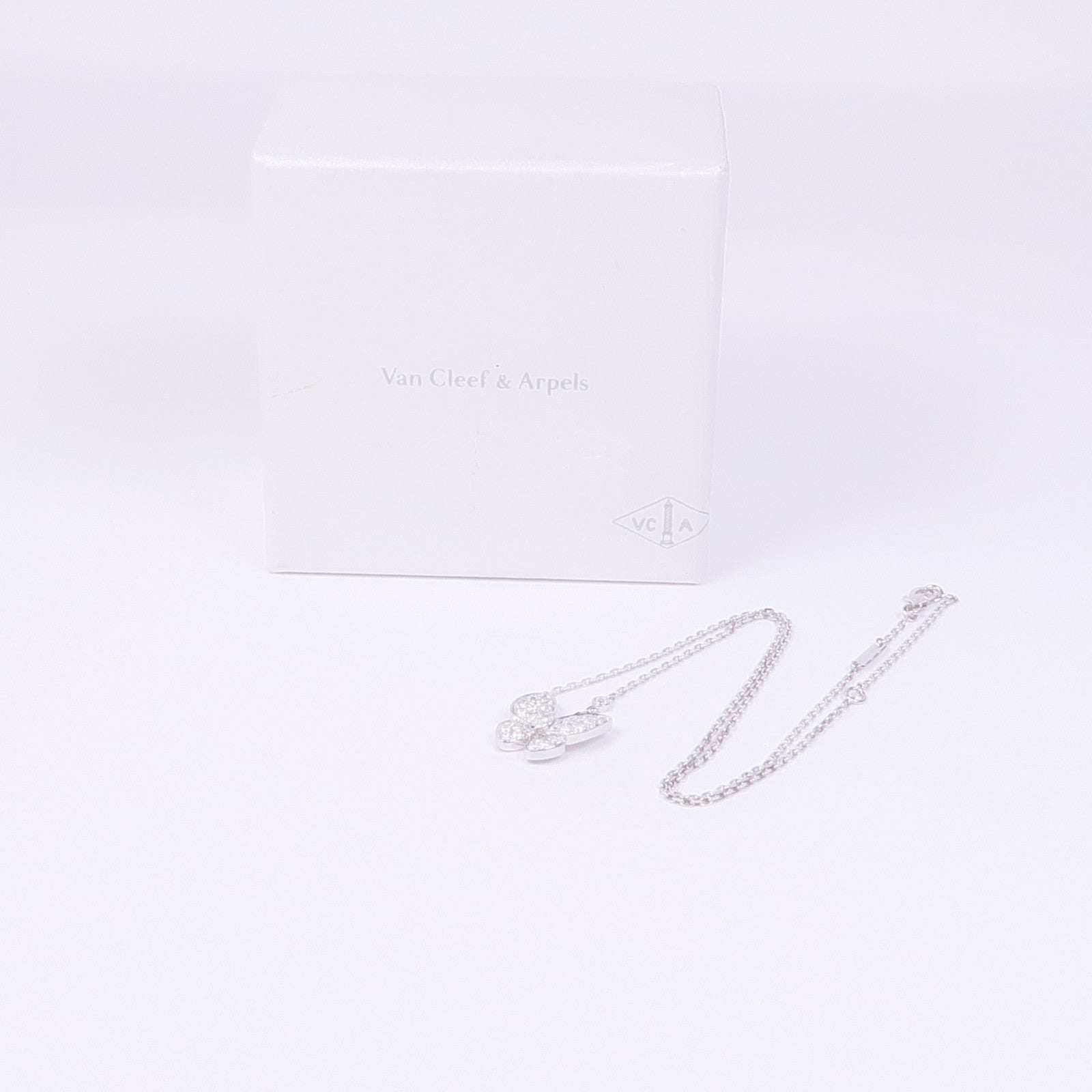 Van Cleef & Arpels 18K白金Two Butterfly Pendant鑽石項鍊