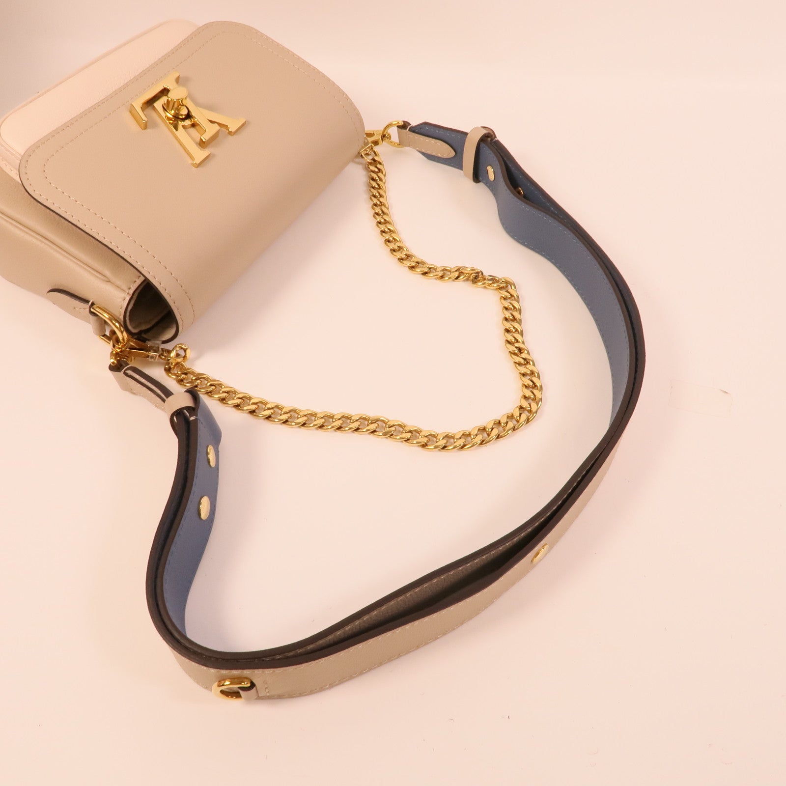 LOUIS VUITTON 牛皮皮革Lockme Tender金扣手挽肩背兩用袋