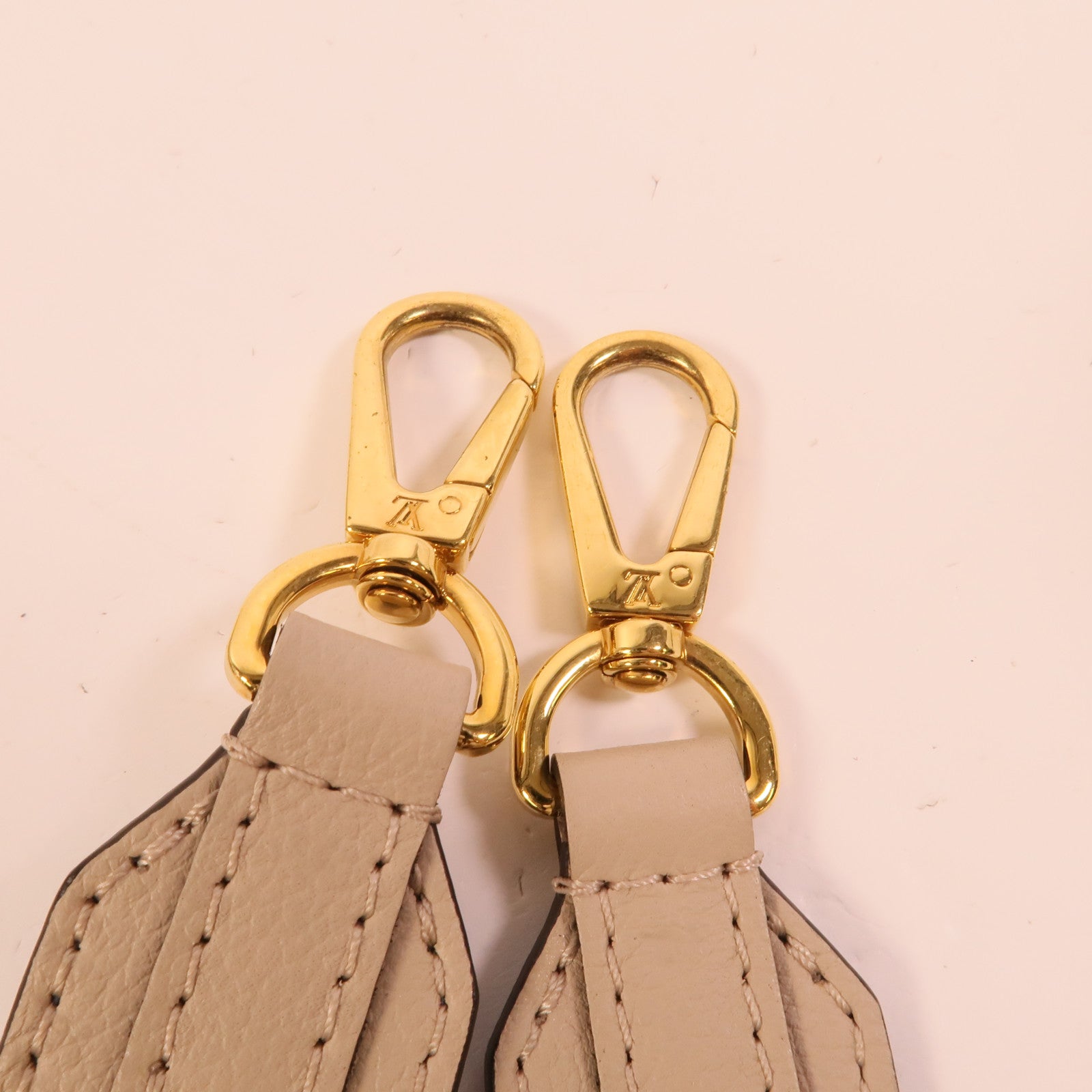LOUIS VUITTON 牛皮皮革Lockme Tender金扣手挽肩背兩用袋