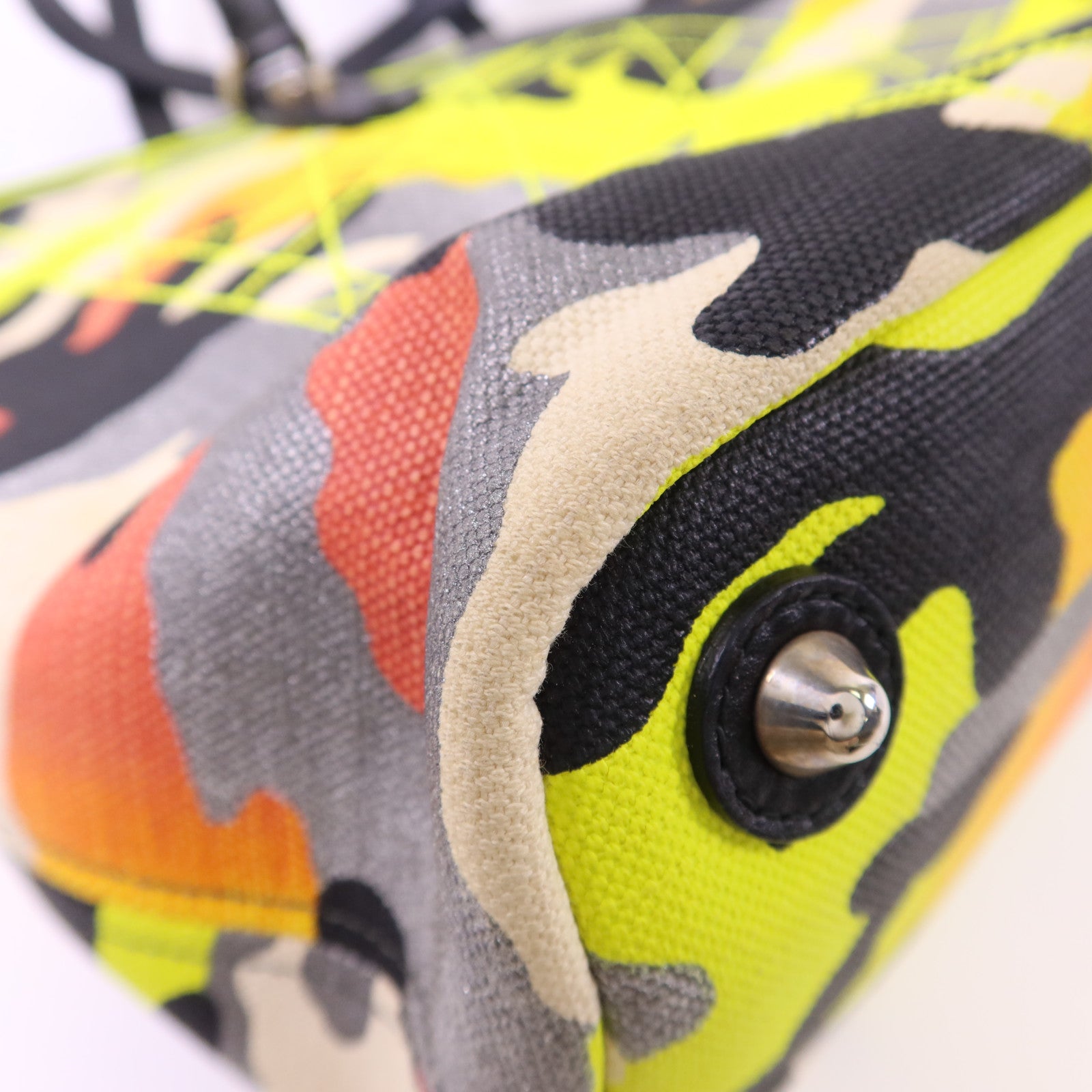 Dior 帆布Dior X Anselm Reyle銀扣肩背袋