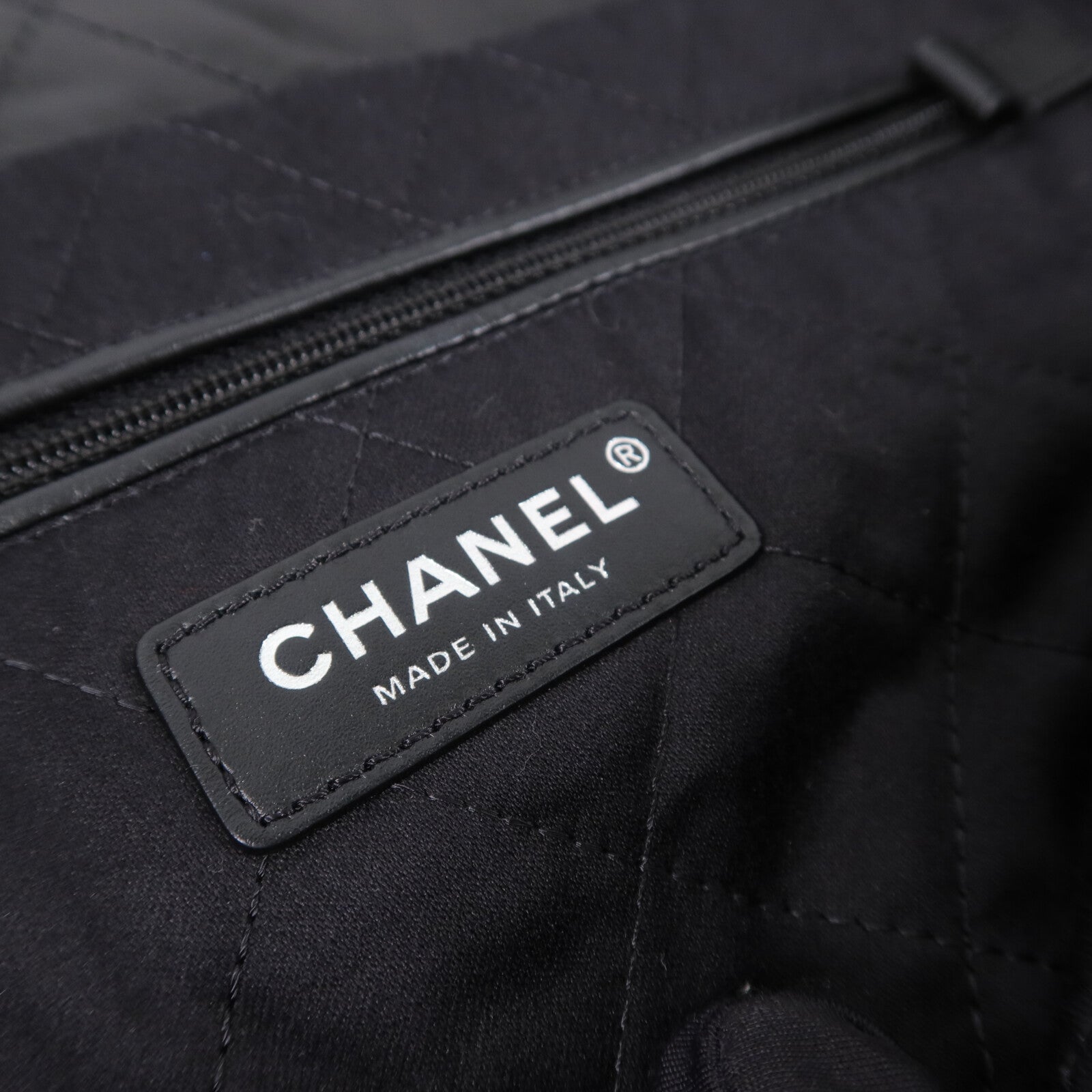 CHANEL 牛皮皮革C22 Large鏈帶肩背袋