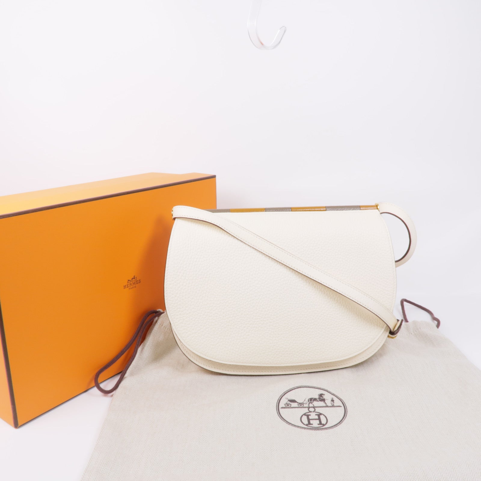 HERMES GHW Sac Saut Hermes 25 Shoulder Bag Taurillon Clemence Leather Nata