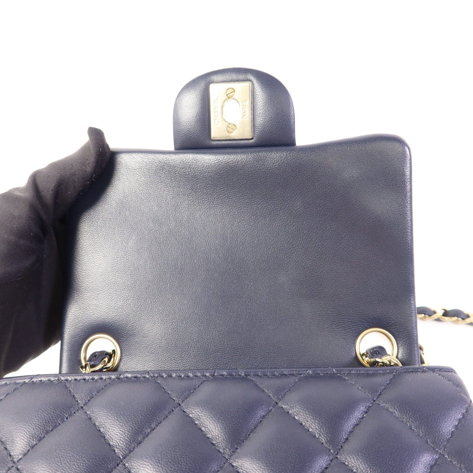 CHANEL 羊皮皮革Mini Classic 17金扣肩背袋