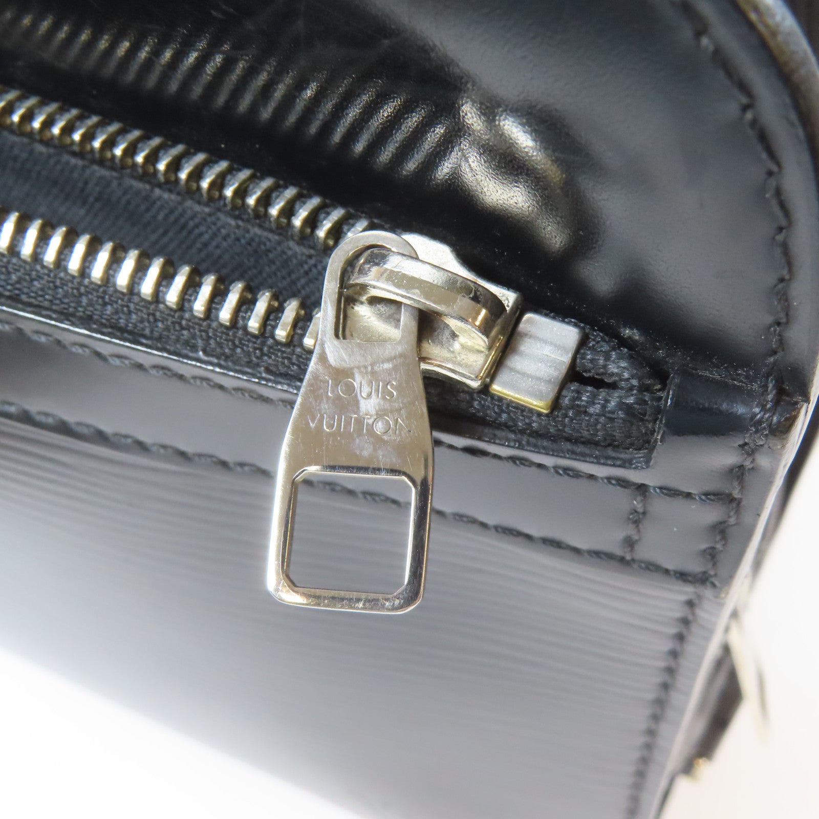 LOUIS VUITTON 【激減優惠】Epi Osh Clutch Bag銀扣手拿包黑色