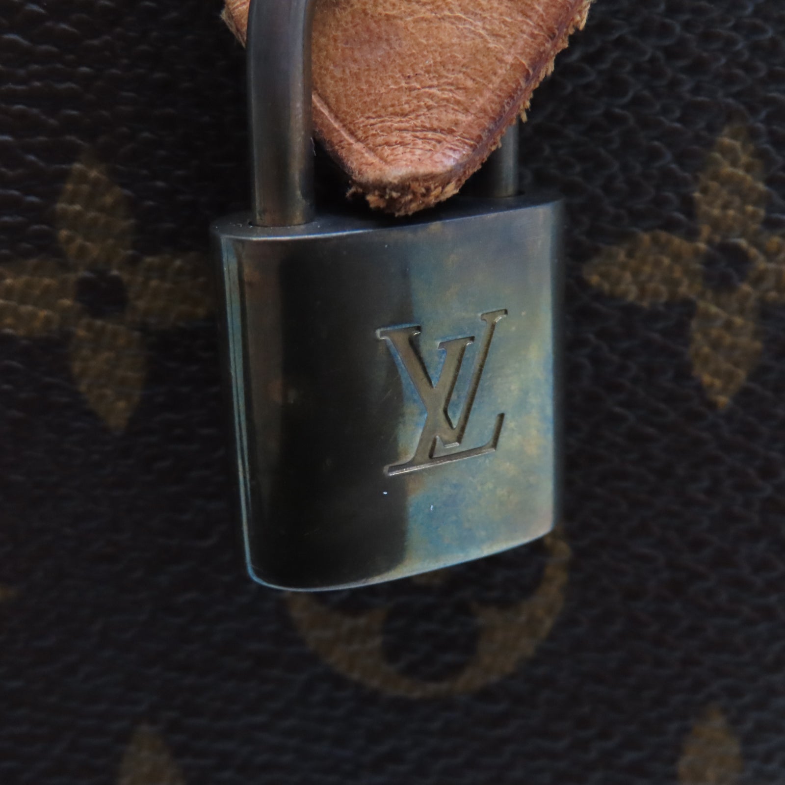 LOUIS VUITTON [Sharp Discount] Monogram Speedy 30 Gold Buckle Hand Bag Brown
