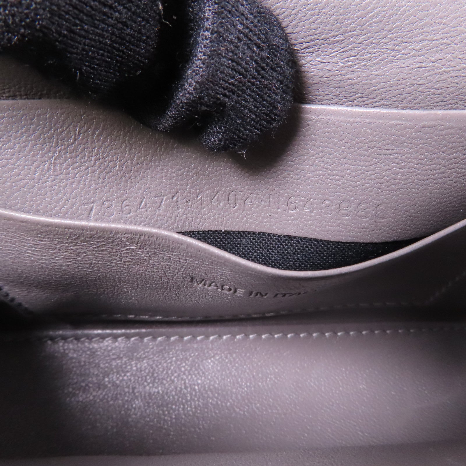 BALENCIAGA 牛皮皮革Downtown XXS銀扣肩背袋灰色