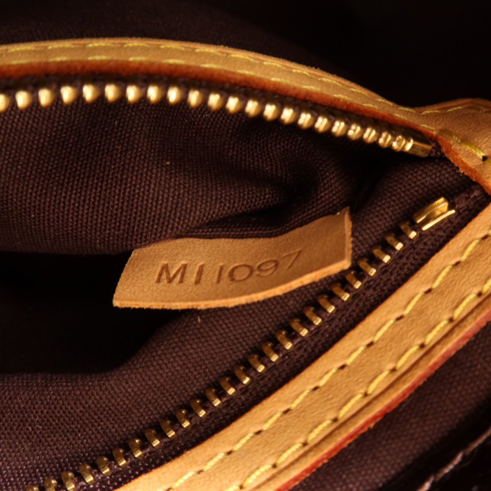 LOUIS VUITTON Monogram Vernis Reade PM金扣手挽袋