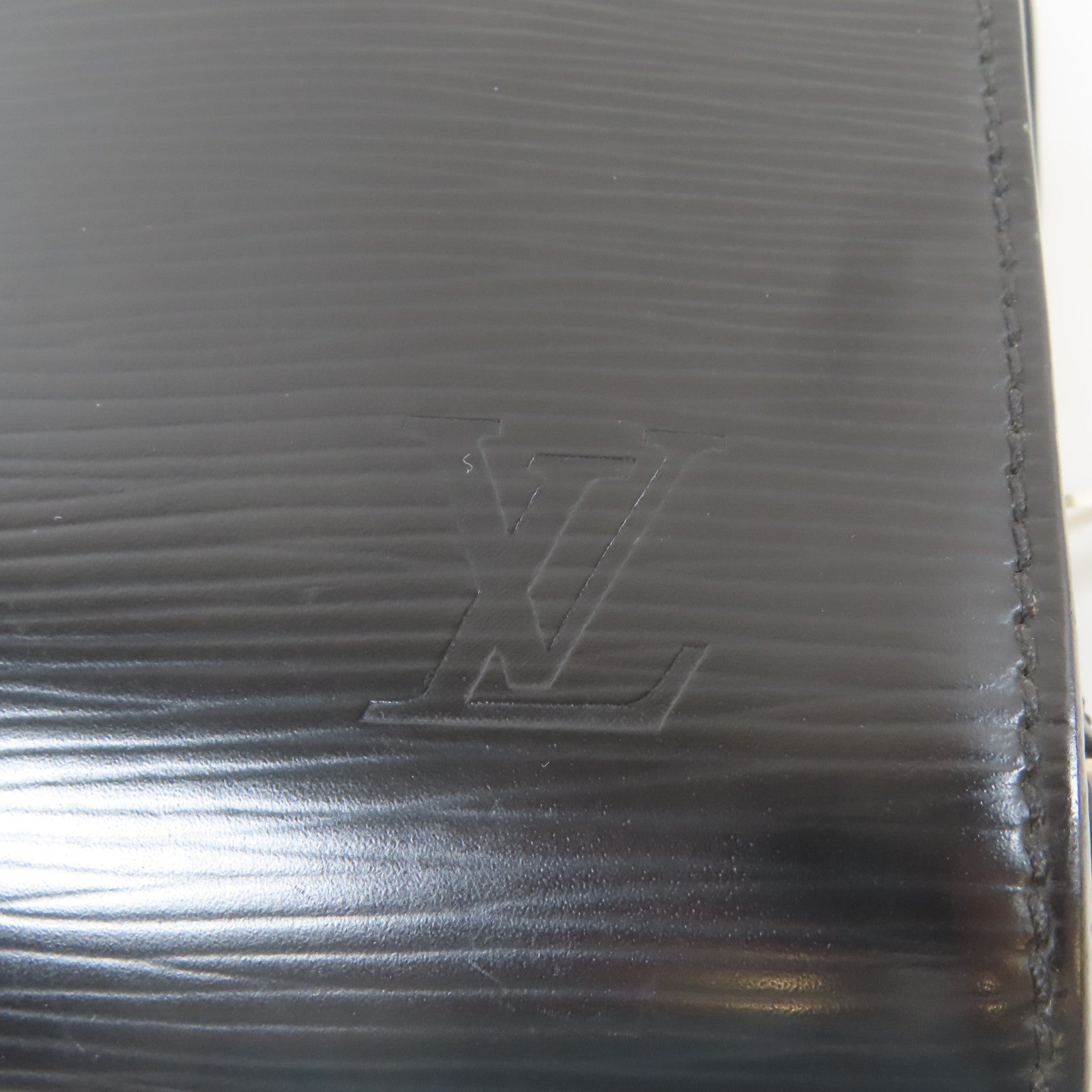LOUIS VUITTON 【激減優惠】Epi Osh Clutch Bag銀扣手拿包黑色