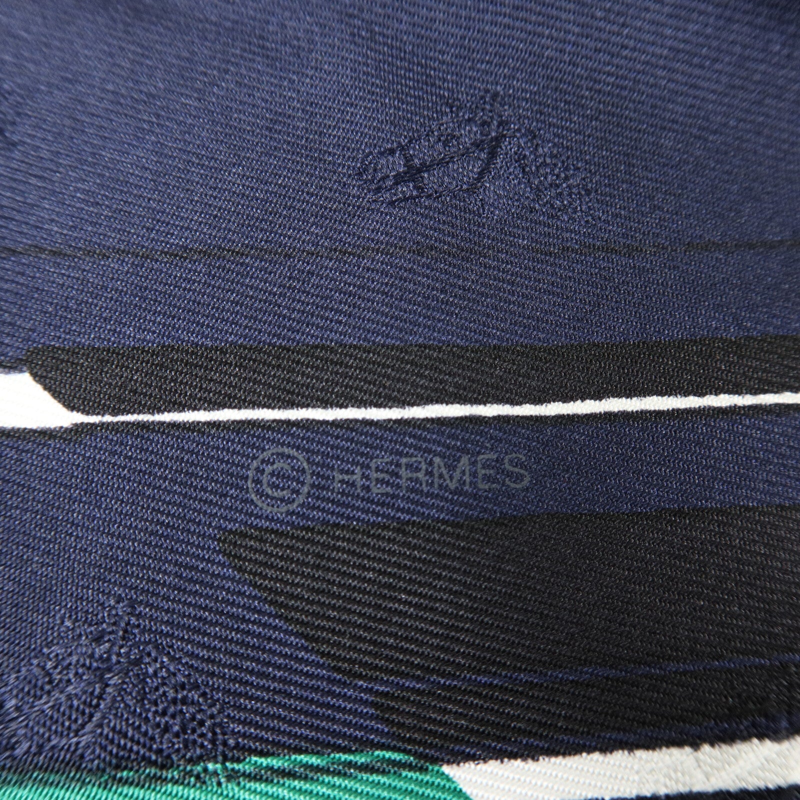 HERMES 絲質Giant Triangle Scarf 208x99cm圍巾