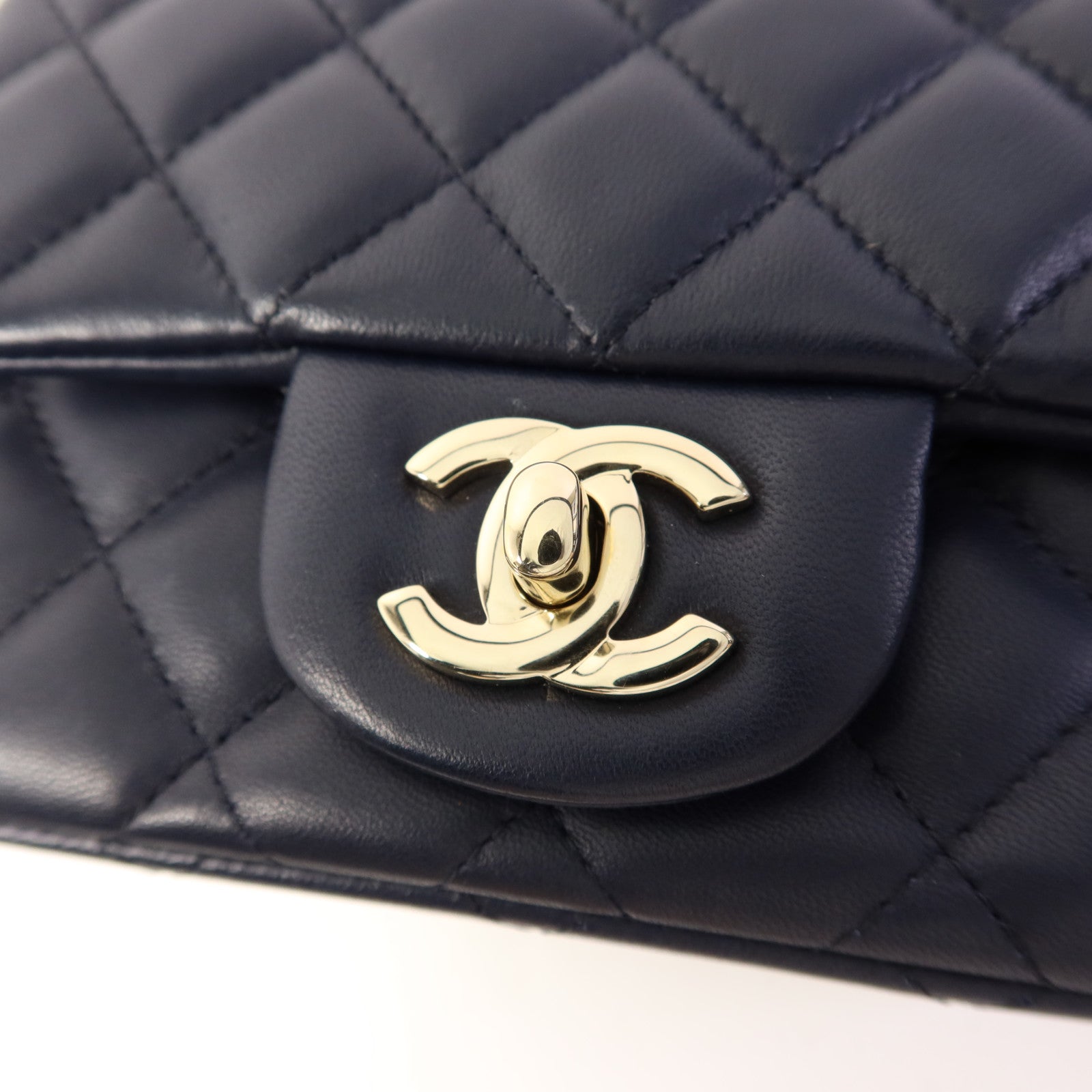 CHANEL 羊皮皮革Mini Classic 17金扣肩背袋