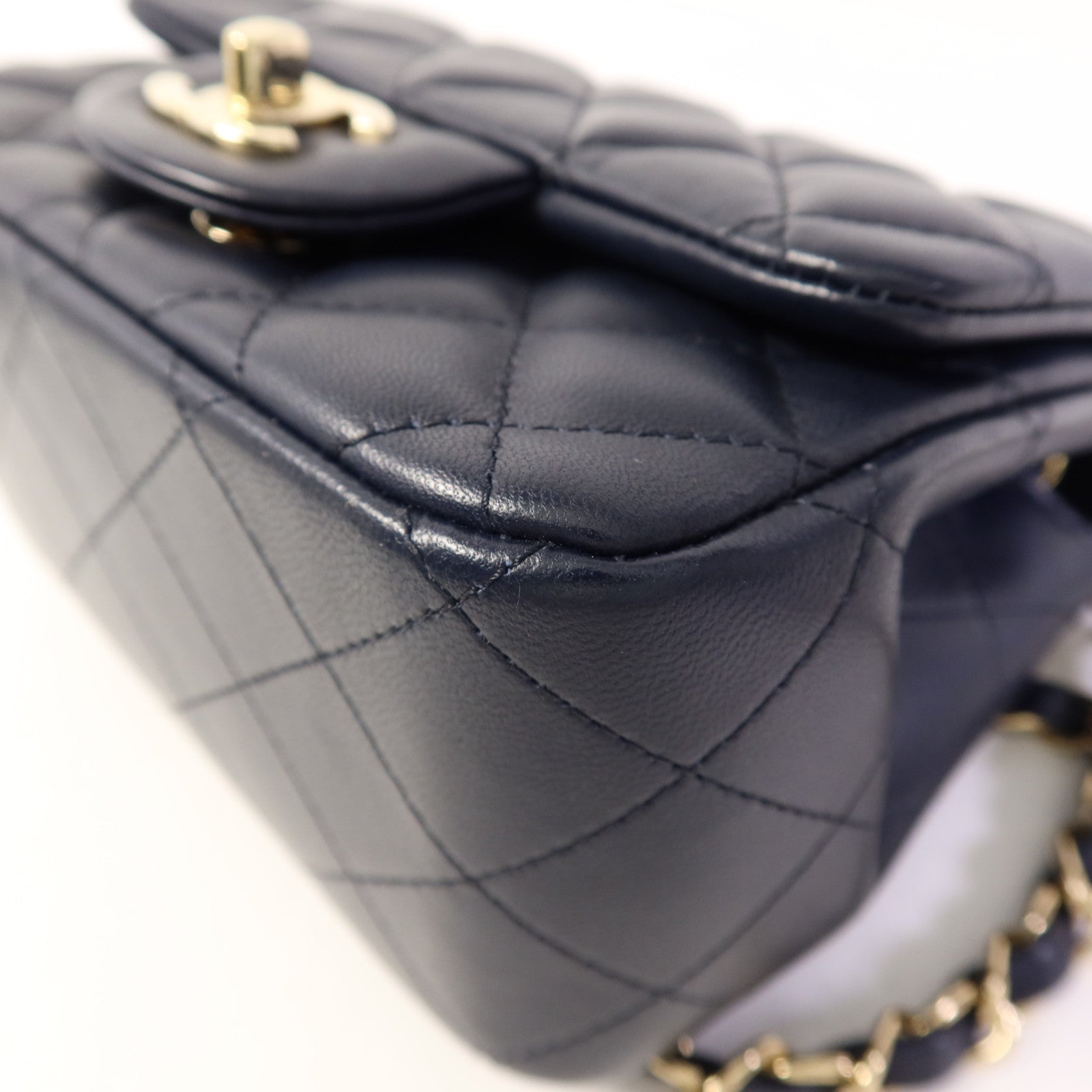 CHANEL 羊皮皮革Mini Classic 17金扣肩背袋