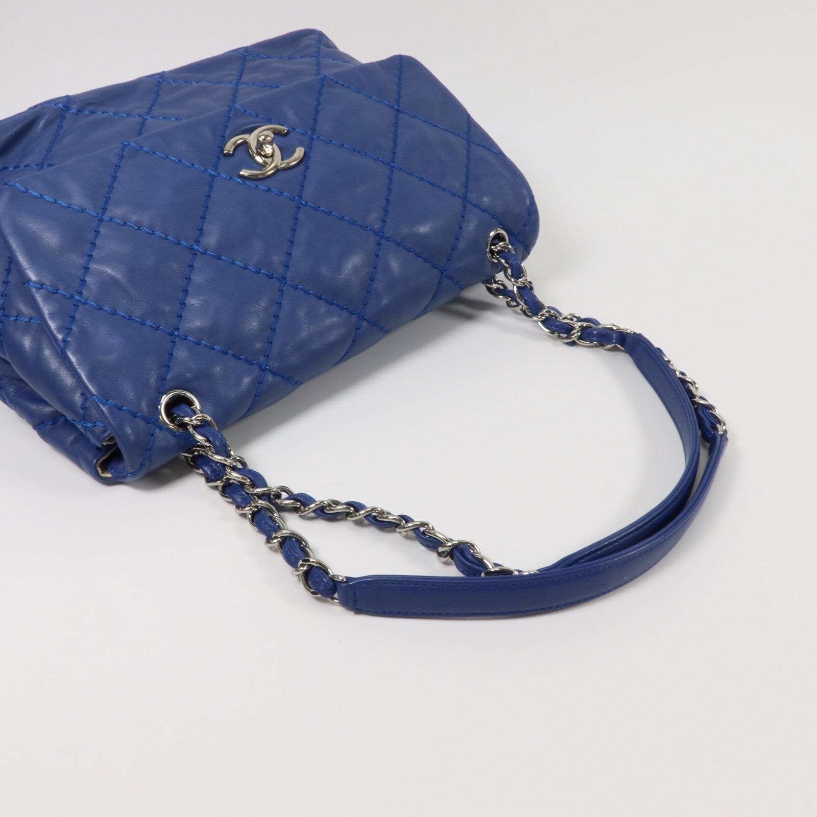 CHANEL 牛皮皮革Love Me Tender鏈帶肩背袋