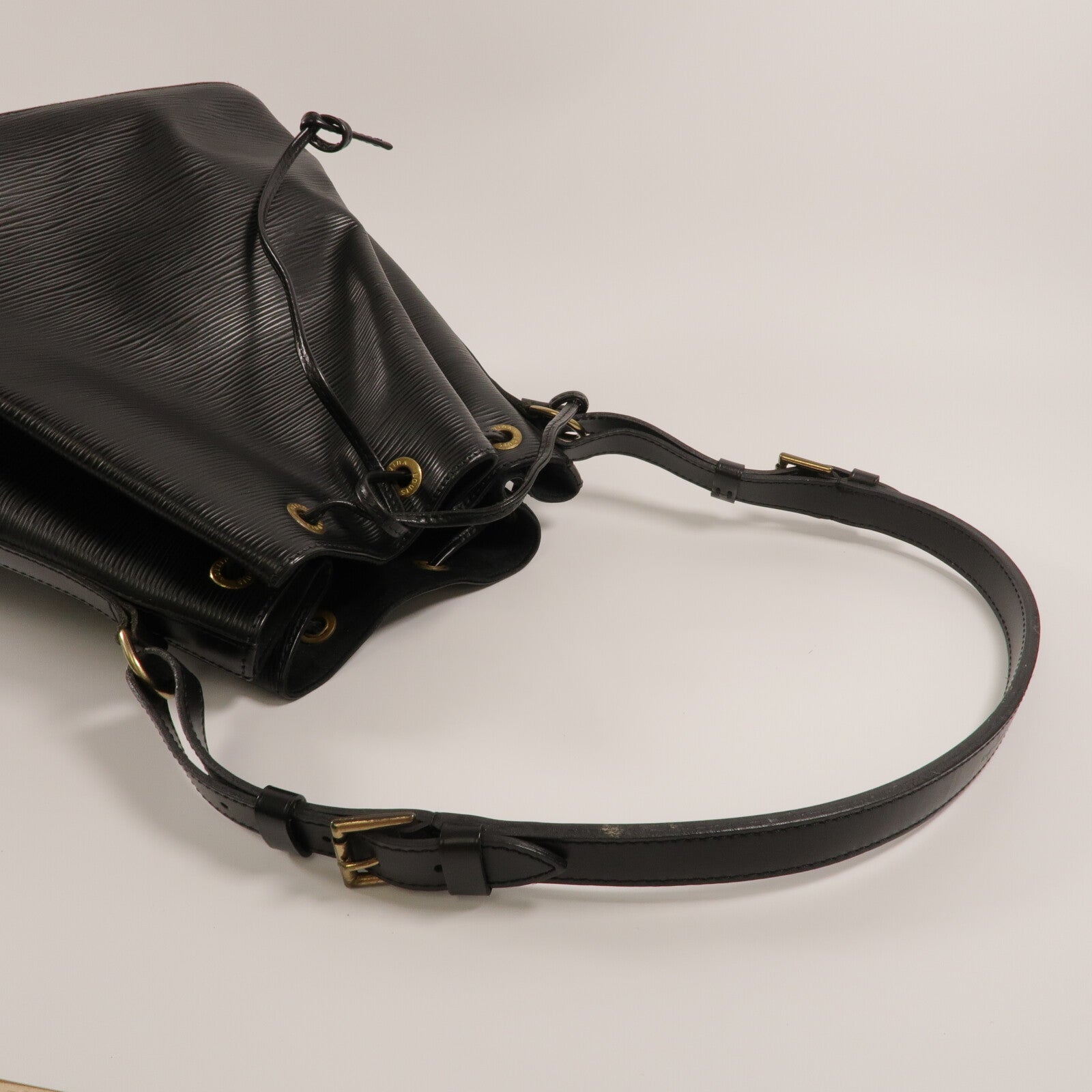 LOUIS VUITTON Epi Noe肩背袋