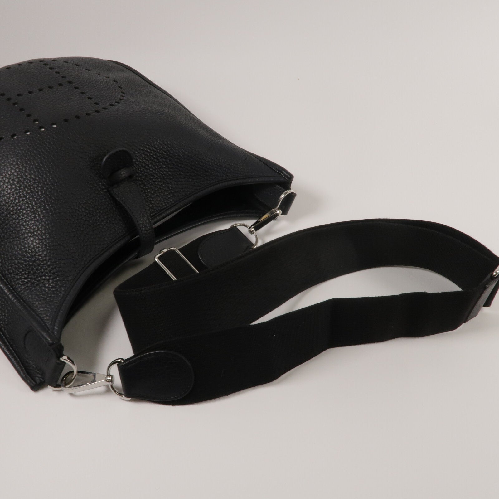 HERMES Clemence皮革Evelyne PM肩背袋Noir