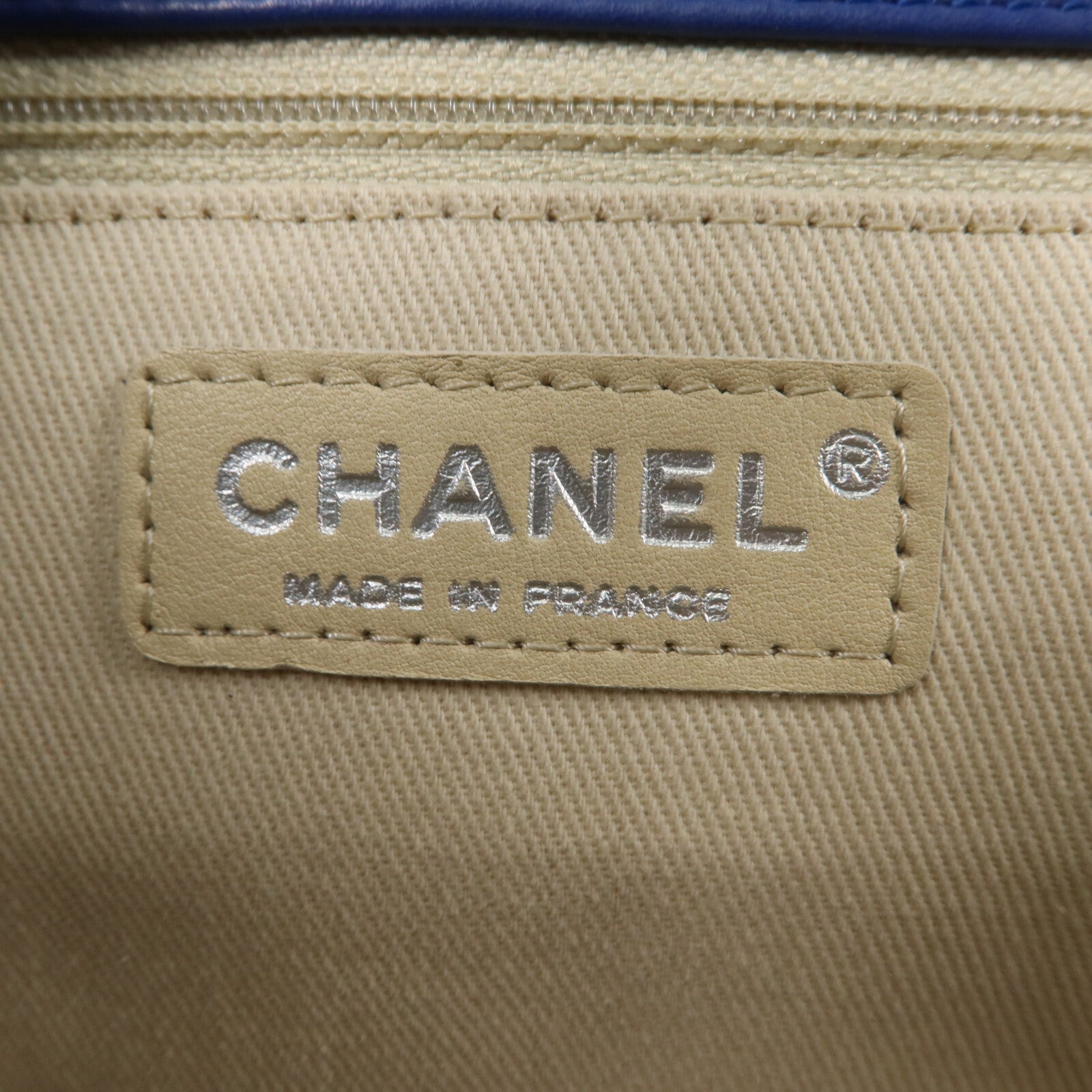 CHANEL 牛皮皮革Love Me Tender鏈帶肩背袋