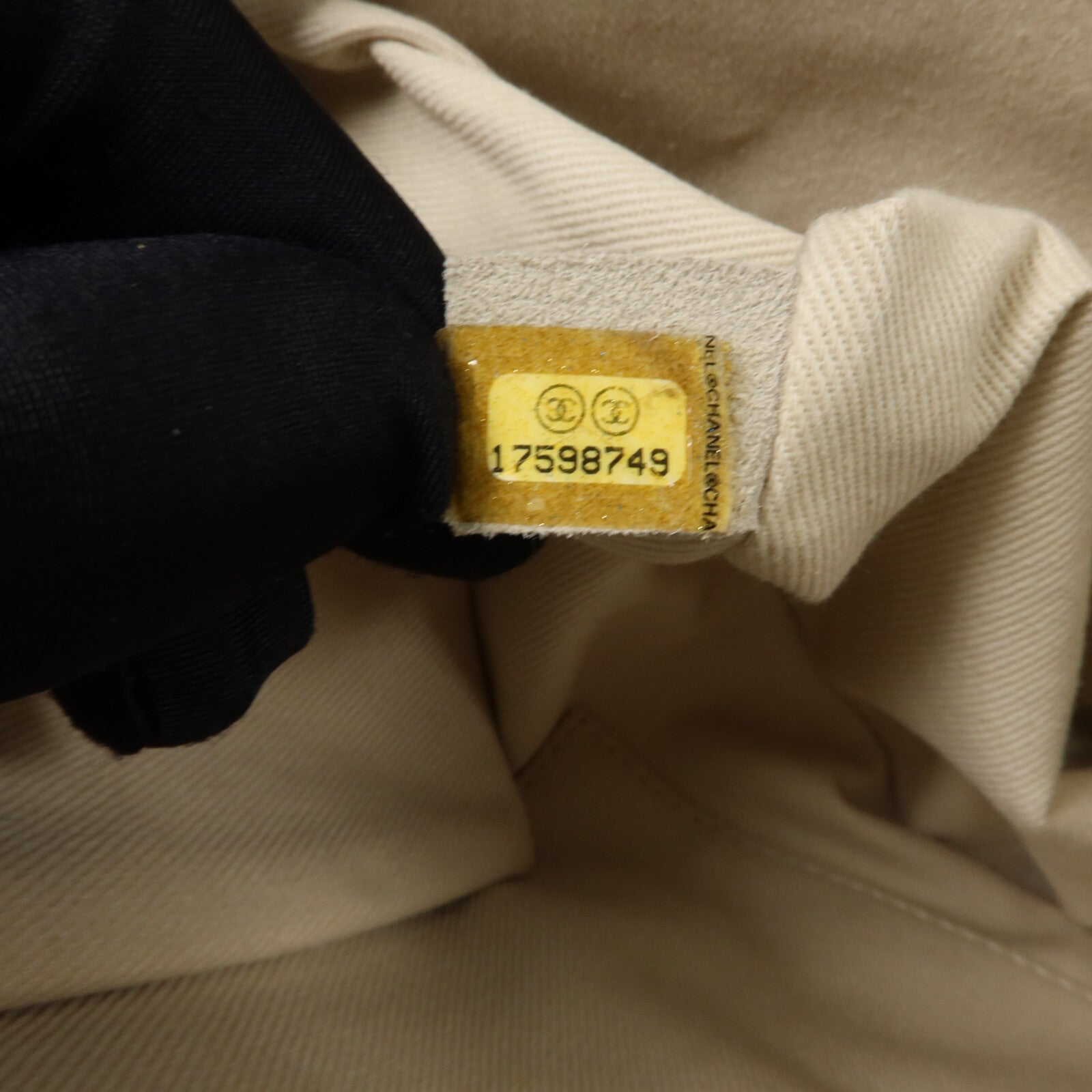 CHANEL 牛皮皮革Love Me Tender鏈帶肩背袋