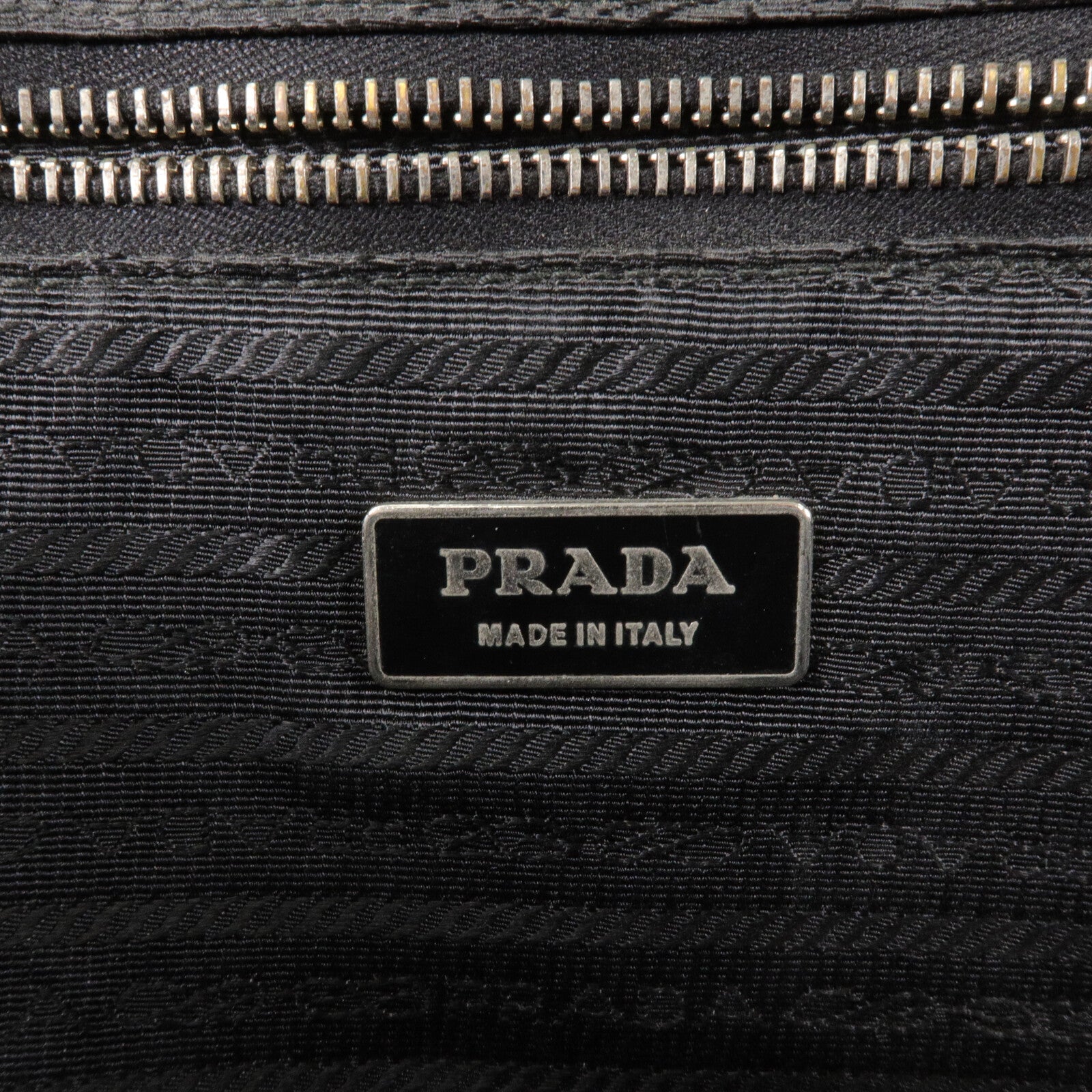 PRADA Saffiano Travel Zip Pocket Briefcase手挽袋