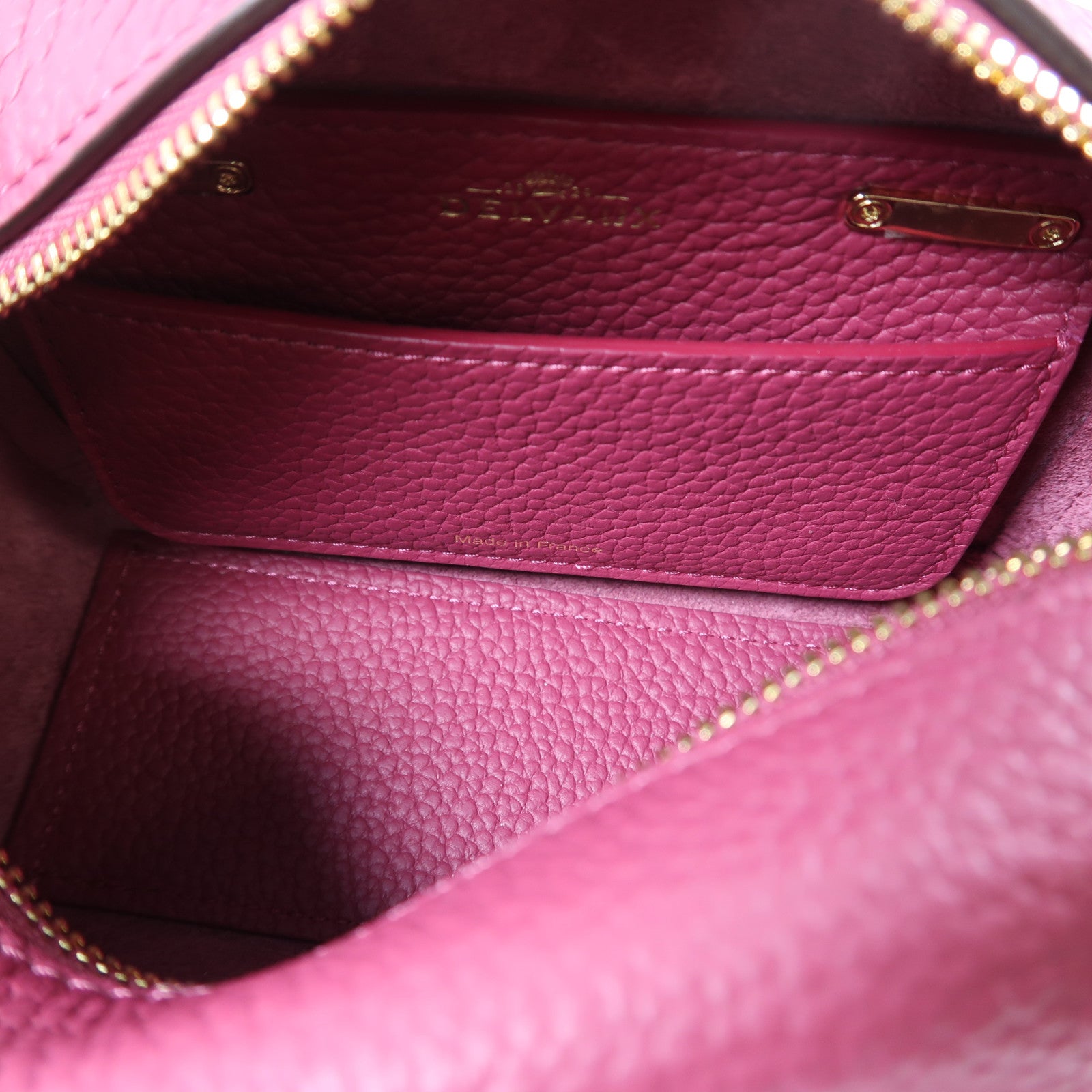 Delvaux 牛皮皮革Delvaux Cool Box Nano金扣手挽肩背兩用袋紅色