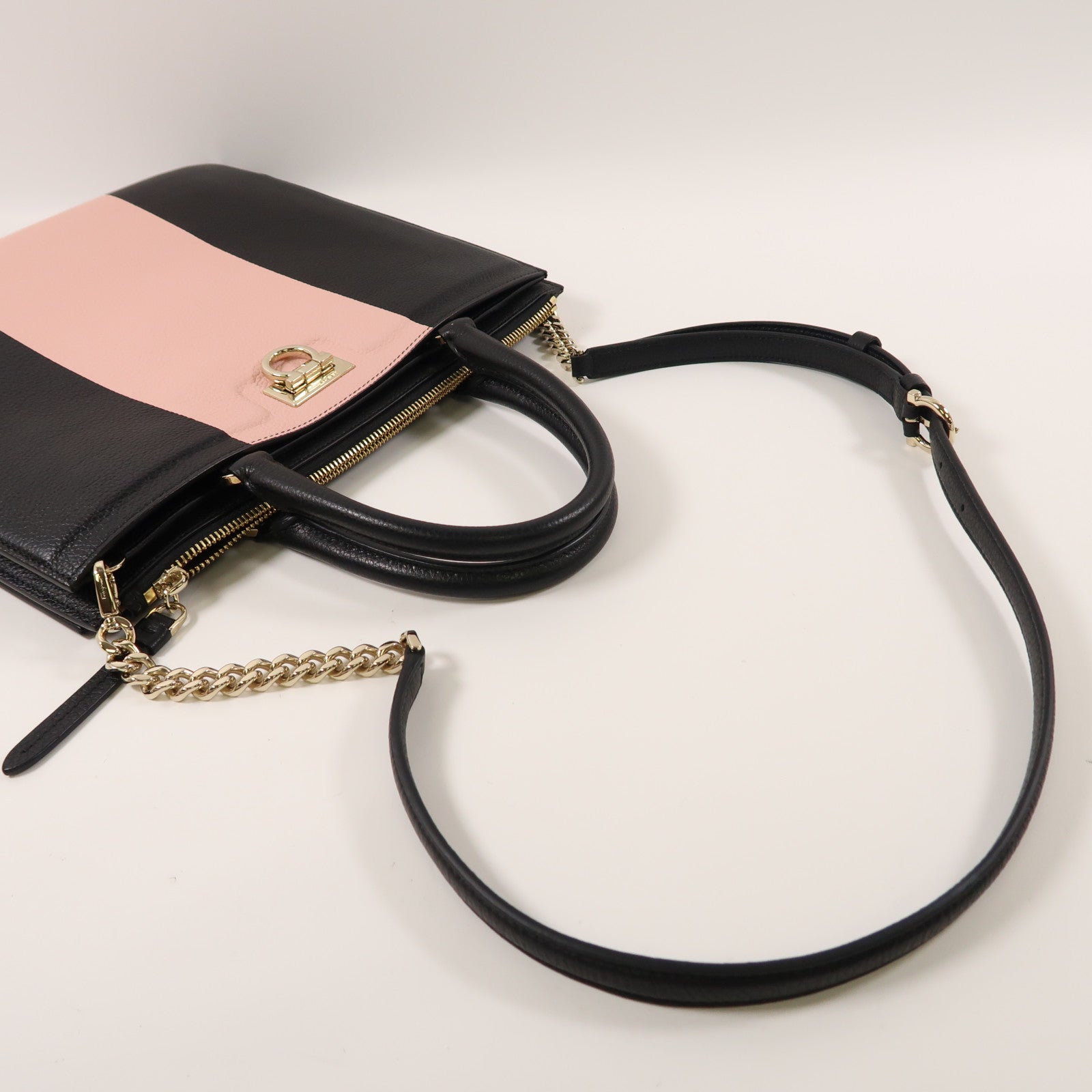 Salvatore Ferragamo 牛皮皮革Shoulder Bag金扣手挽肩背兩用袋粉紅色/黑色