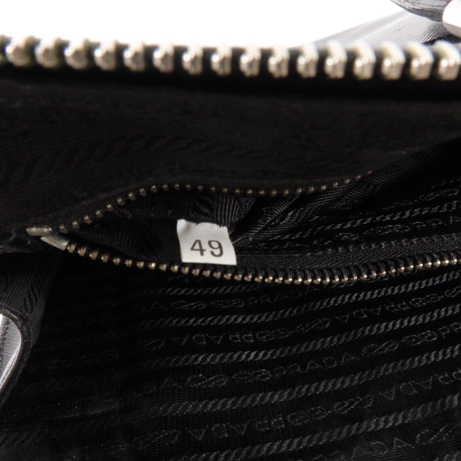 PRADA Saffiano Travel Zip Pocket Briefcase手挽袋
