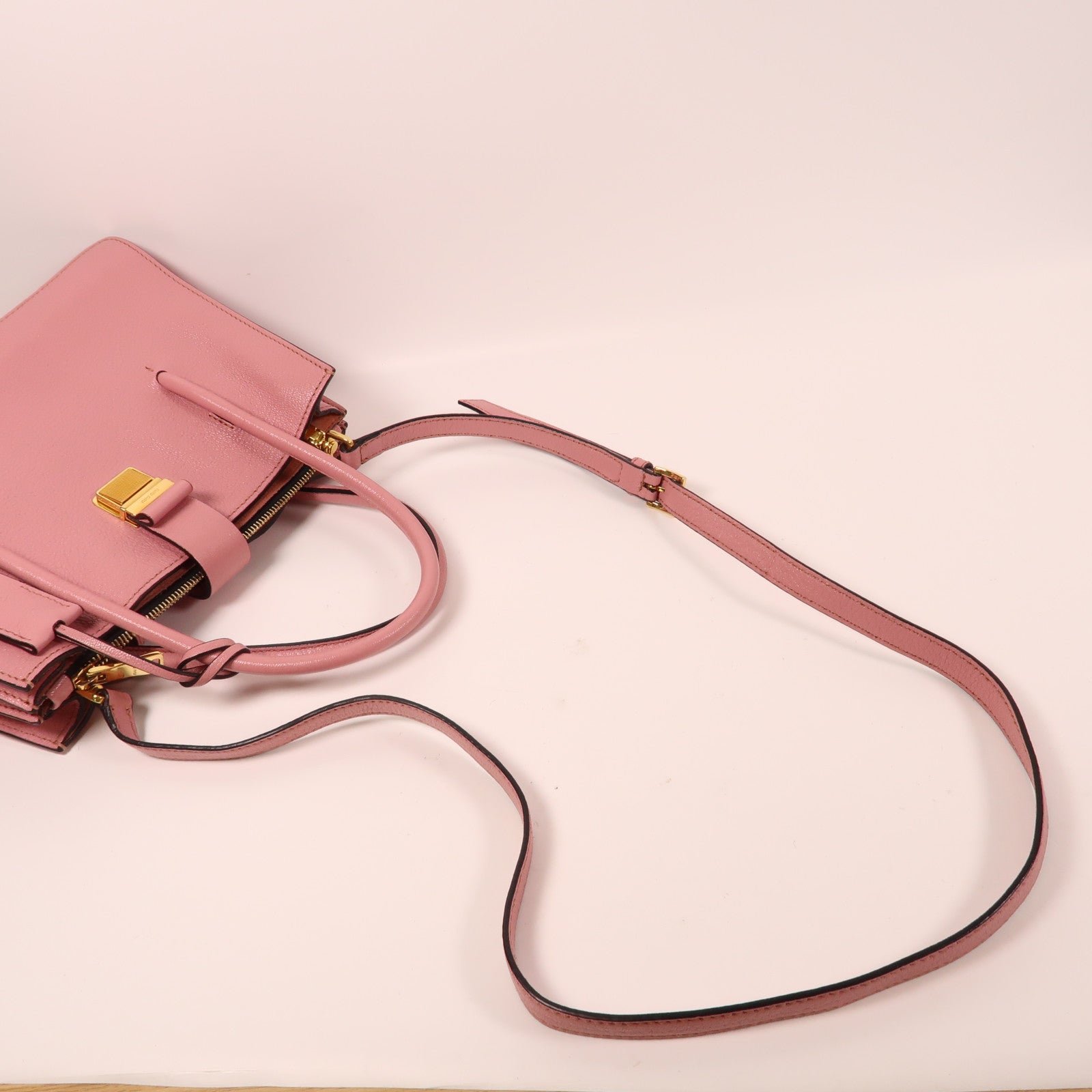 Miu Miu 牛皮皮革Madras金扣手挽肩背兩用袋粉紅色
