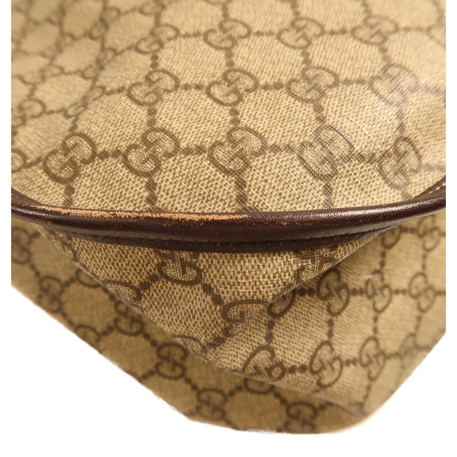 GUCCI 塗層帆布Messenger Bag金扣肩背袋米色