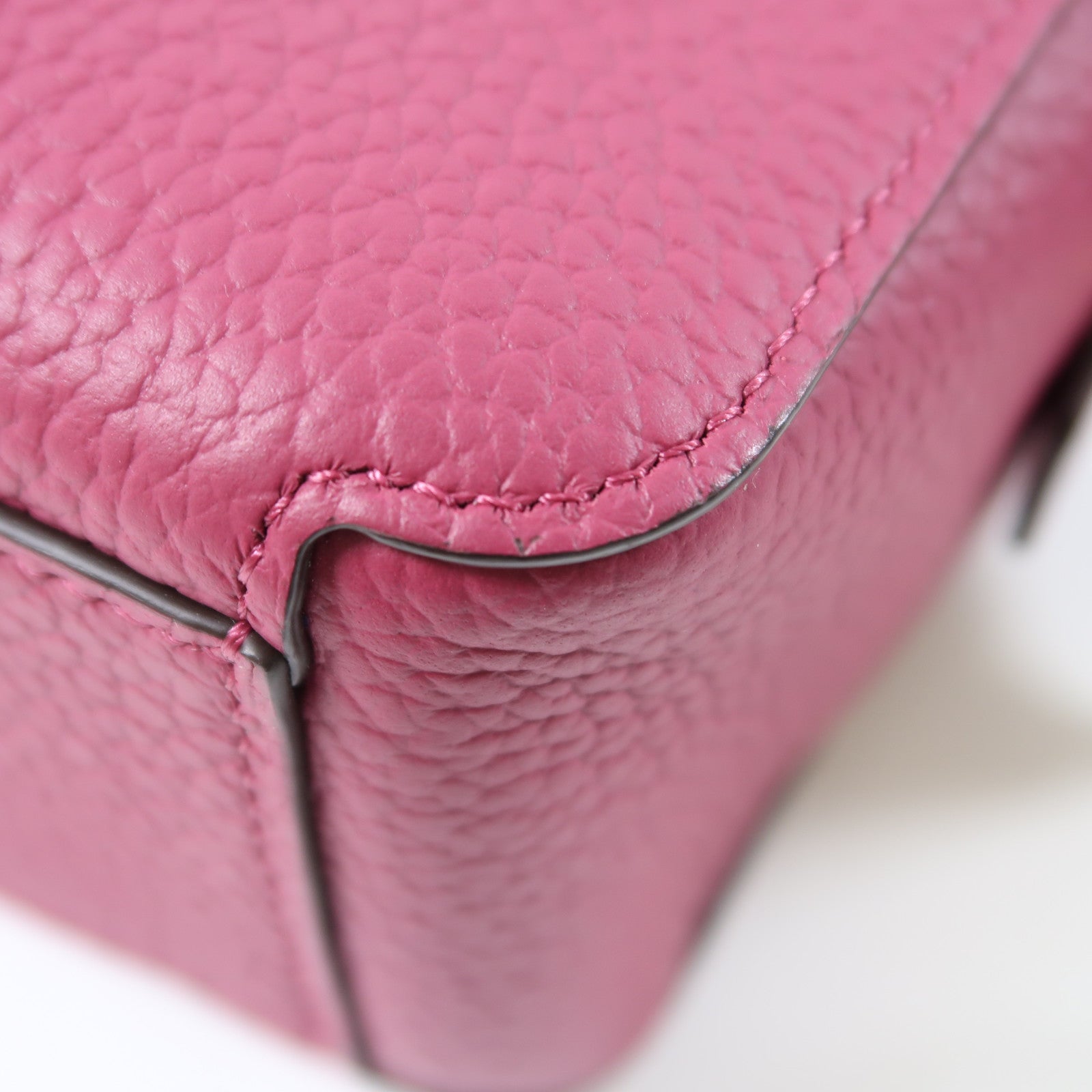 Delvaux 牛皮皮革Delvaux Cool Box Nano金扣手挽肩背兩用袋紅色