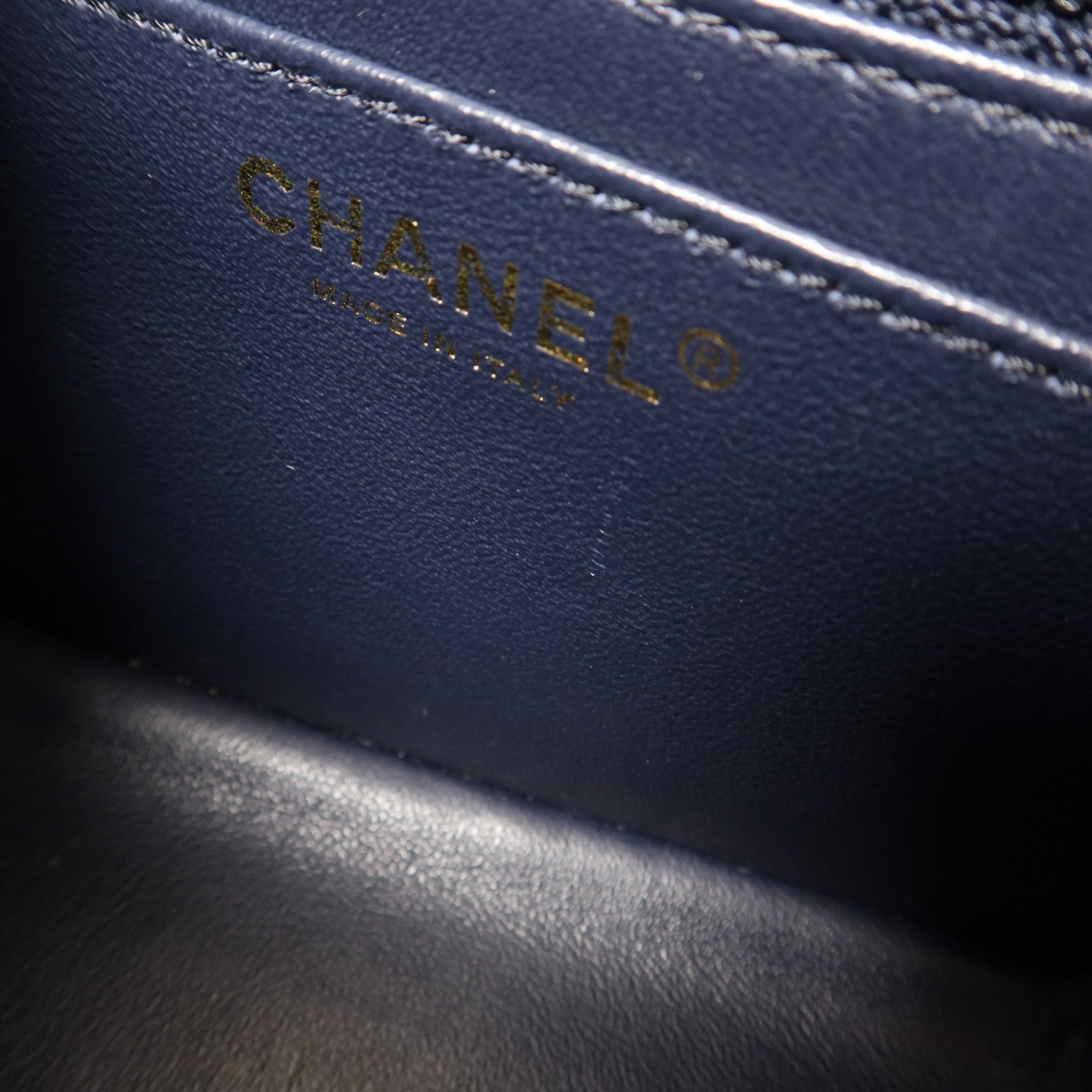 CHANEL 羊皮皮革Mini Classic 17金扣肩背袋