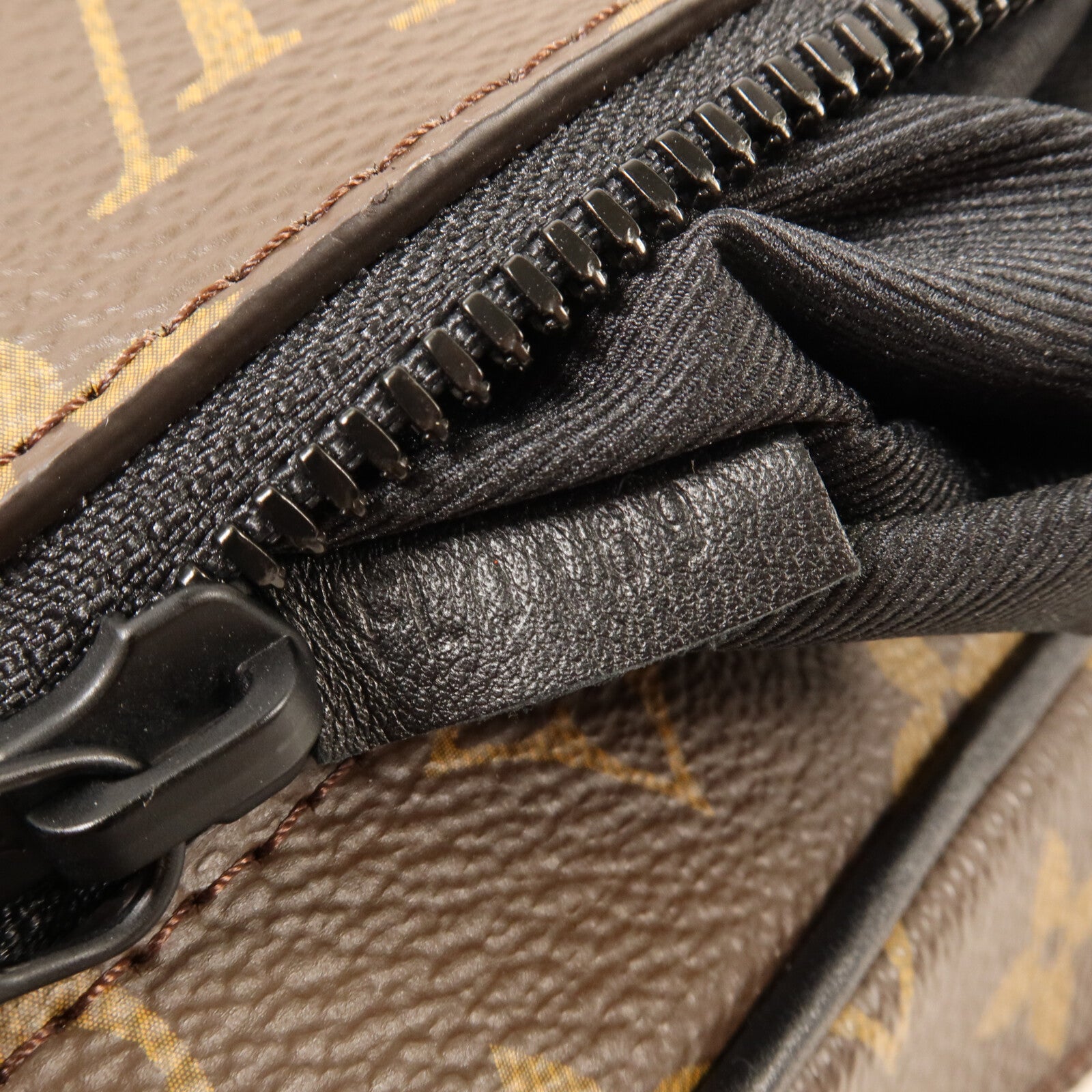 LOUIS VUITTON Monogram Solar Ray Mini Soft Trunk肩背袋
