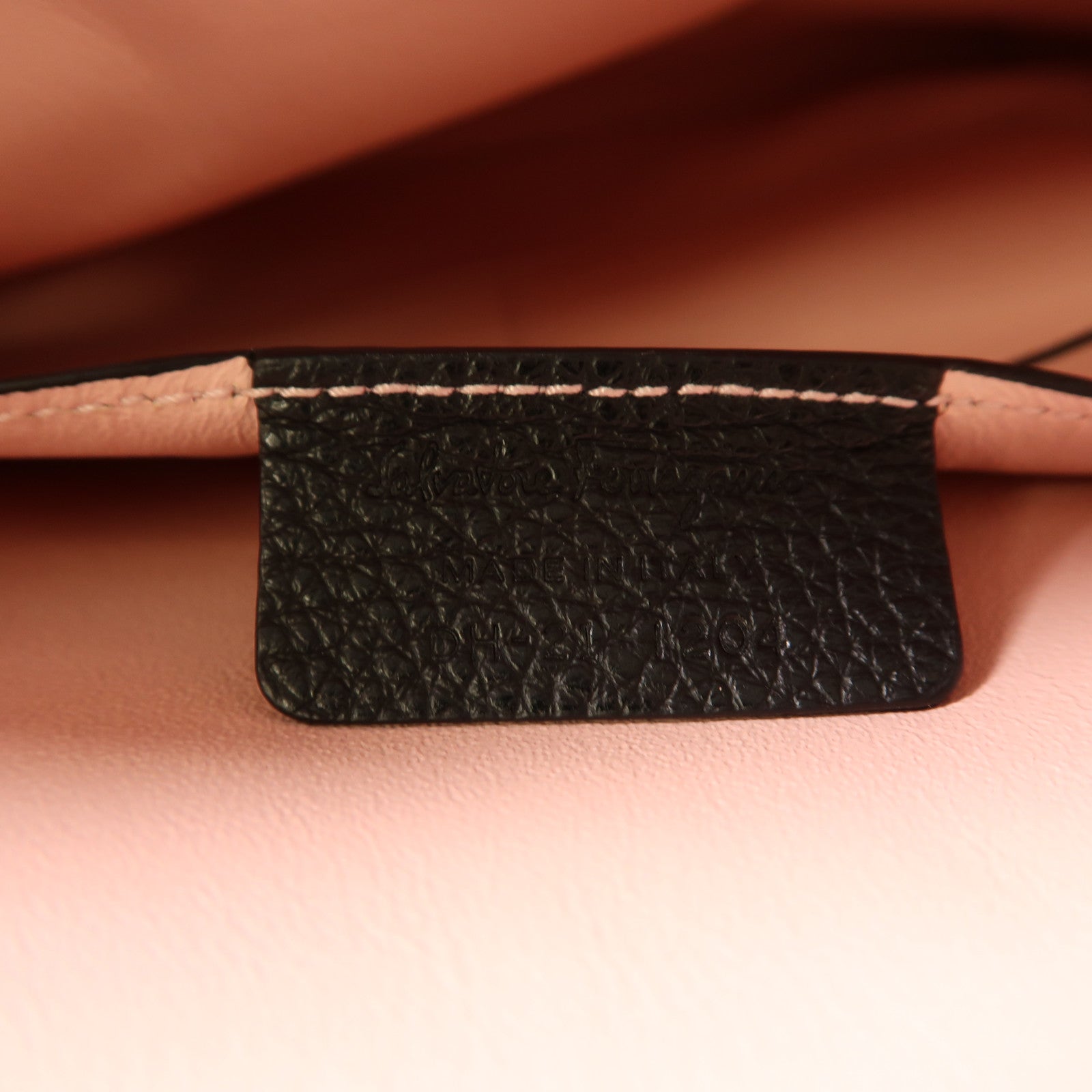Salvatore Ferragamo 牛皮皮革Shoulder Bag金扣手挽肩背兩用袋粉紅色/黑色