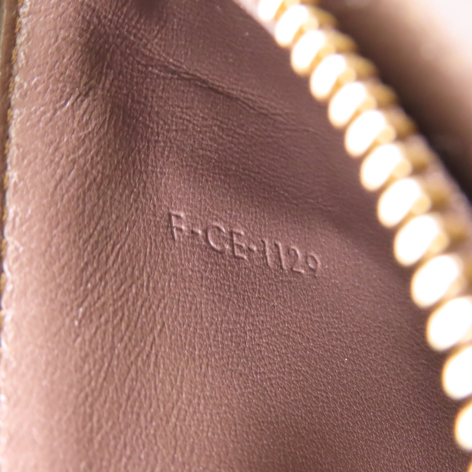 CELINE 蜥蝪皮革Classic Box金扣肩背袋白色/啡色