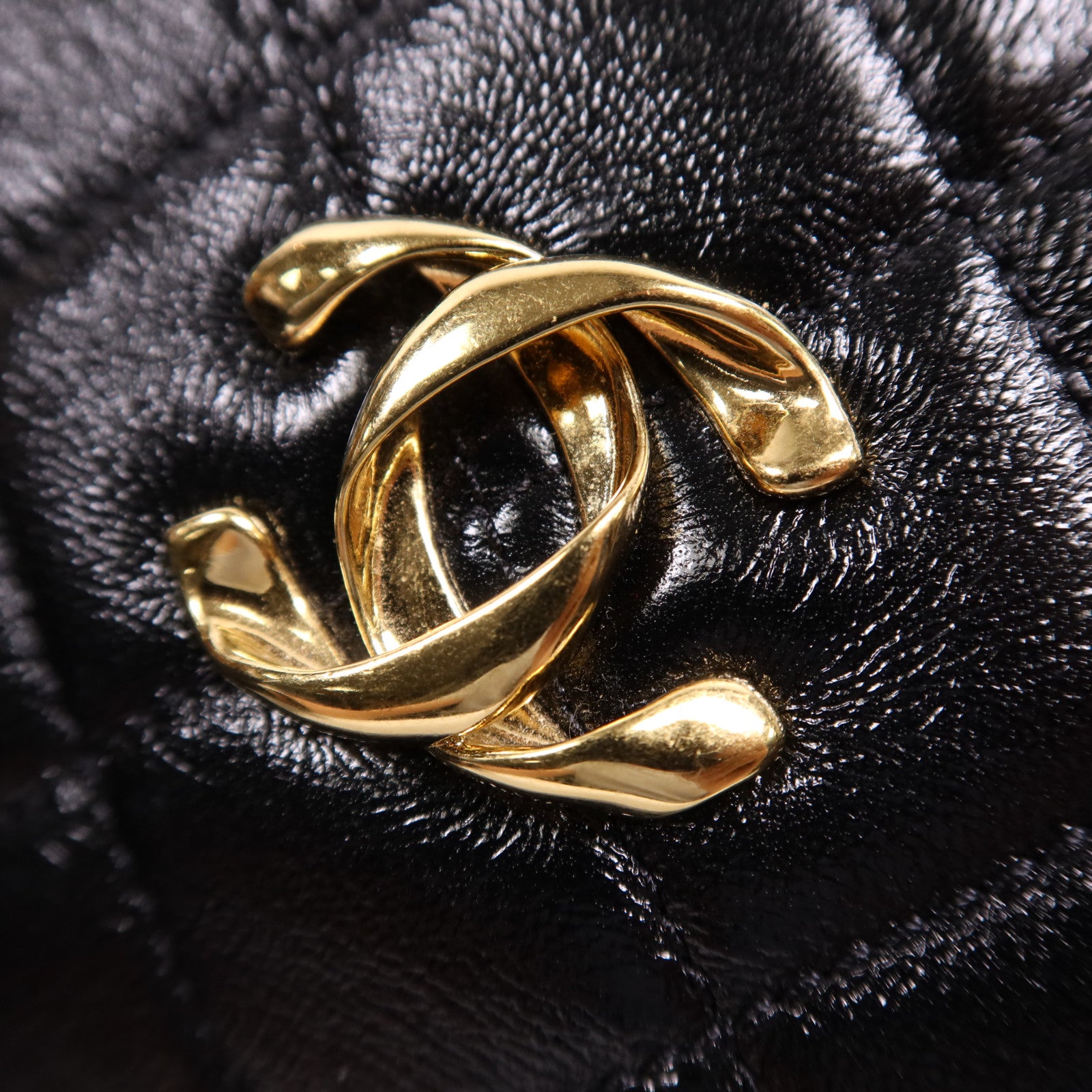 CHANEL 牛皮皮革Bowling Bag金扣鏈帶肩背袋