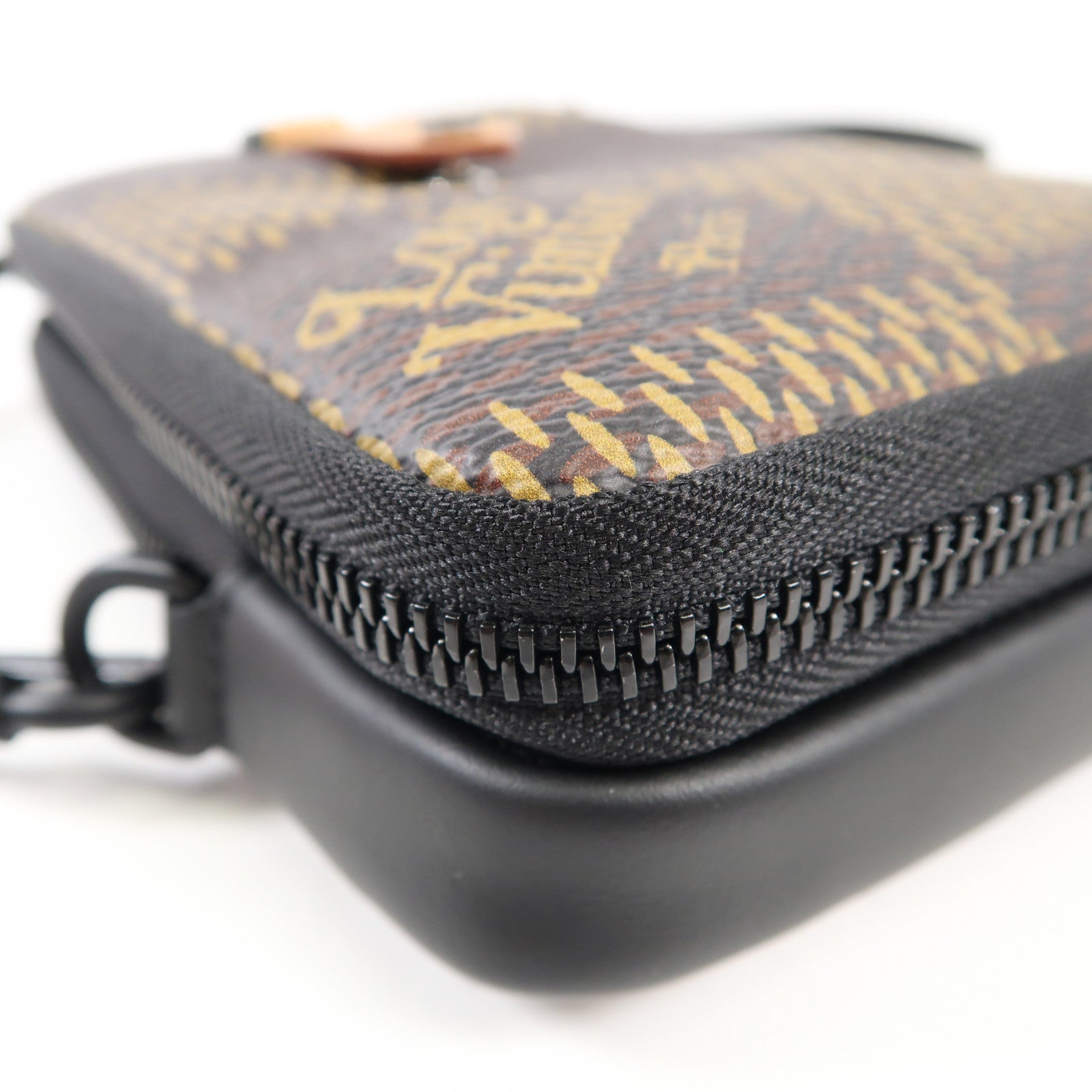 LOUIS VUITTON Damier LV x Nigo Phone Pouch肩背袋